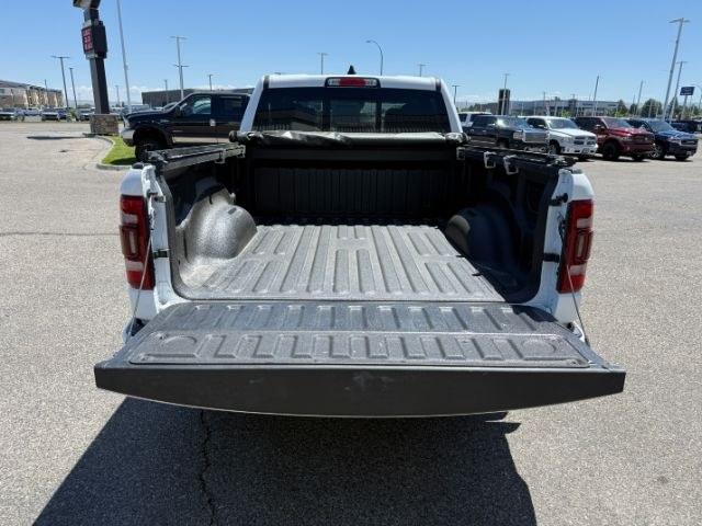 2023 WHITE /Black Ram 1500 Laramie Crew Cab 4x4 6'4 Box (1C6SRFRT0PN) with an HEMI 5.7L V-8 variable valve control engine, AUTOMATIC transmission, located at 1235 N Woodruff Ave., Idaho Falls, 83401, (208) 523-1053, 43.507172, -112.000488 - At Timberline Auto, finding a great deal on your next vehicle is always easy! Our experienced sales staff goal is to help find you the right vehicle at the right price! Our knowledgeable finance department has options for almost any credit score. We offer extended service contract options to prot- Photo#38