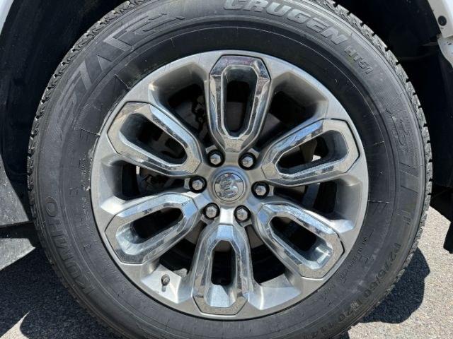 2023 WHITE /Black Ram 1500 Laramie Crew Cab 4x4 6'4 Box (1C6SRFRT0PN) with an HEMI 5.7L V-8 variable valve control engine, AUTOMATIC transmission, located at 1235 N Woodruff Ave., Idaho Falls, 83401, (208) 523-1053, 43.507172, -112.000488 - At Timberline Auto, finding a great deal on your next vehicle is always easy! Our experienced sales staff goal is to help find you the right vehicle at the right price! Our knowledgeable finance department has options for almost any credit score. We offer extended service contract options to prot- Photo#44