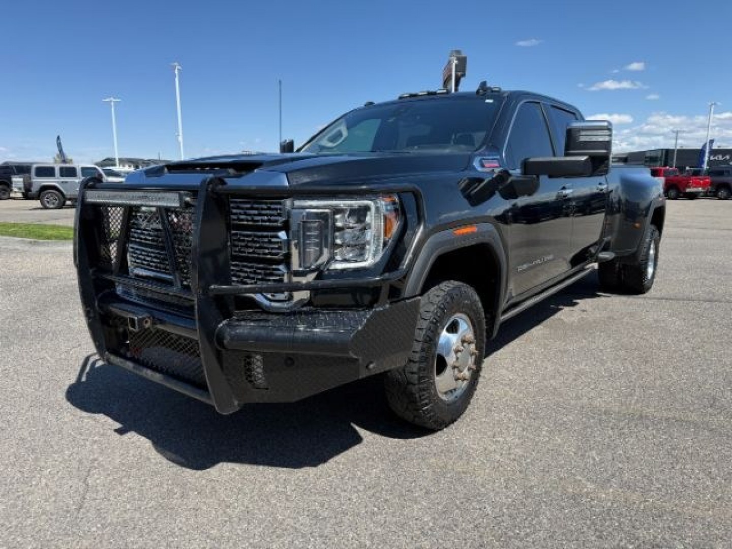 2022 BLACK /Jet Black GMC Sierra 3500HD 4WD Crew Cab Long Bed Denali (1GT49WEY4NF) with an Duramax 6.6L V-8 diesel direct injection engine, AUTOMATIC transmission, located at 1235 N Woodruff Ave., Idaho Falls, 83401, (208) 523-1053, 43.507172, -112.000488 - At Timberline Auto, finding a great deal on your next vehicle is always easy! Our experienced sales staff's goal is to help find you the right vehicle at the right price! Our knowledgeable finance department has options for almost any credit score. We offer extended service contract options to prote - Photo#29