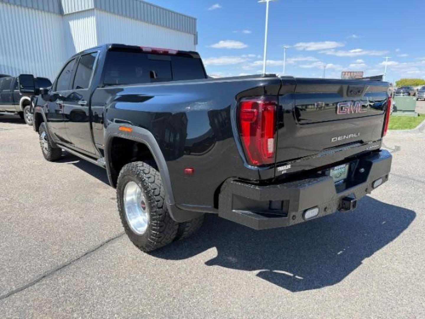 2022 BLACK /Jet Black GMC Sierra 3500HD 4WD Crew Cab Long Bed Denali (1GT49WEY4NF) with an Duramax 6.6L V-8 diesel direct injection engine, AUTOMATIC transmission, located at 1235 N Woodruff Ave., Idaho Falls, 83401, (208) 523-1053, 43.507172, -112.000488 - At Timberline Auto, finding a great deal on your next vehicle is always easy! Our experienced sales staff's goal is to help find you the right vehicle at the right price! Our knowledgeable finance department has options for almost any credit score. We offer extended service contract options to prote - Photo#31
