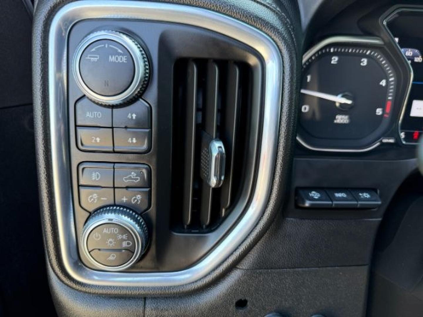 2022 BLACK /Jet Black GMC Sierra 3500HD 4WD Crew Cab Long Bed Denali (1GT49WEY4NF) with an Duramax 6.6L V-8 diesel direct injection engine, AUTOMATIC transmission, located at 1235 N Woodruff Ave., Idaho Falls, 83401, (208) 523-1053, 43.507172, -112.000488 - At Timberline Auto, finding a great deal on your next vehicle is always easy! Our experienced sales staff's goal is to help find you the right vehicle at the right price! Our knowledgeable finance department has options for almost any credit score. We offer extended service contract options to prote - Photo#51