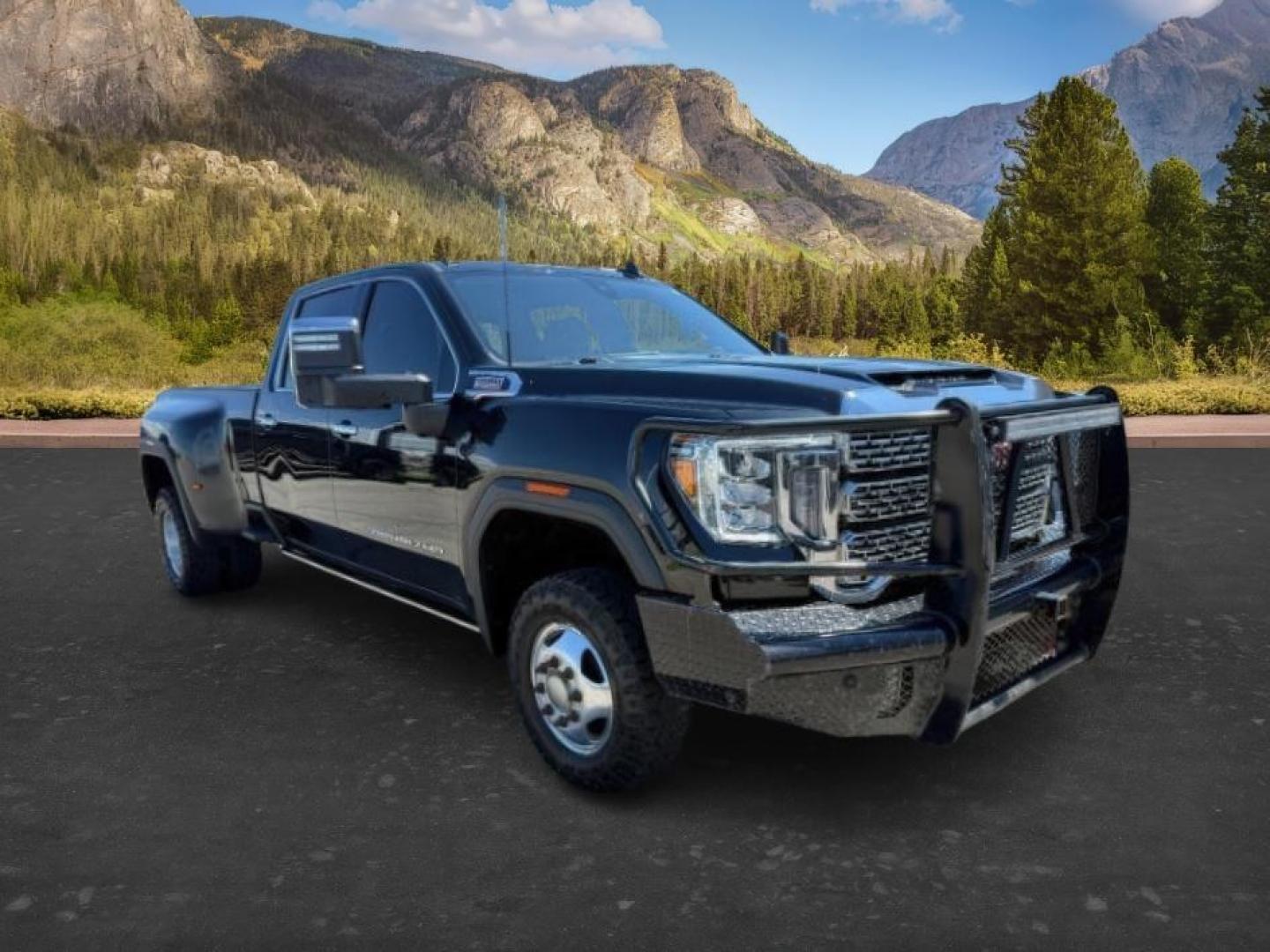 2022 BLACK /Jet Black GMC Sierra 3500HD 4WD Crew Cab Long Bed Denali (1GT49WEY4NF) with an Duramax 6.6L V-8 diesel direct injection engine, AUTOMATIC transmission, located at 1235 N Woodruff Ave., Idaho Falls, 83401, (208) 523-1053, 43.507172, -112.000488 - At Timberline Auto, finding a great deal on your next vehicle is always easy! Our experienced sales staff's goal is to help find you the right vehicle at the right price! Our knowledgeable finance department has options for almost any credit score. We offer extended service contract options to prote - Photo#9