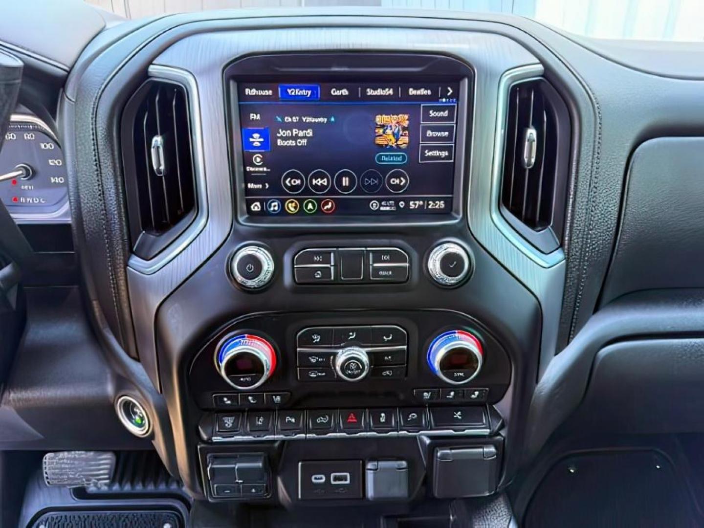 2022 BLACK /Jet Black GMC Sierra 3500HD 4WD Crew Cab Long Bed Denali (1GT49WEY4NF) with an Duramax 6.6L V-8 diesel direct injection engine, AUTOMATIC transmission, located at 1235 N Woodruff Ave., Idaho Falls, 83401, (208) 523-1053, 43.507172, -112.000488 - At Timberline Auto, finding a great deal on your next vehicle is always easy! Our experienced sales staff's goal is to help find you the right vehicle at the right price! Our knowledgeable finance department has options for almost any credit score. We offer extended service contract options to prote - Photo#15
