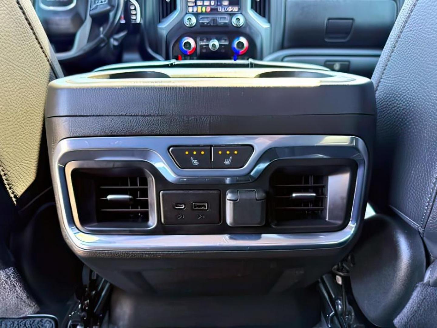 2022 BLACK /Jet Black GMC Sierra 3500HD 4WD Crew Cab Long Bed Denali (1GT49WEY4NF) with an Duramax 6.6L V-8 diesel direct injection engine, AUTOMATIC transmission, located at 1235 N Woodruff Ave., Idaho Falls, 83401, (208) 523-1053, 43.507172, -112.000488 - At Timberline Auto, finding a great deal on your next vehicle is always easy! Our experienced sales staff's goal is to help find you the right vehicle at the right price! Our knowledgeable finance department has options for almost any credit score. We offer extended service contract options to prote - Photo#26