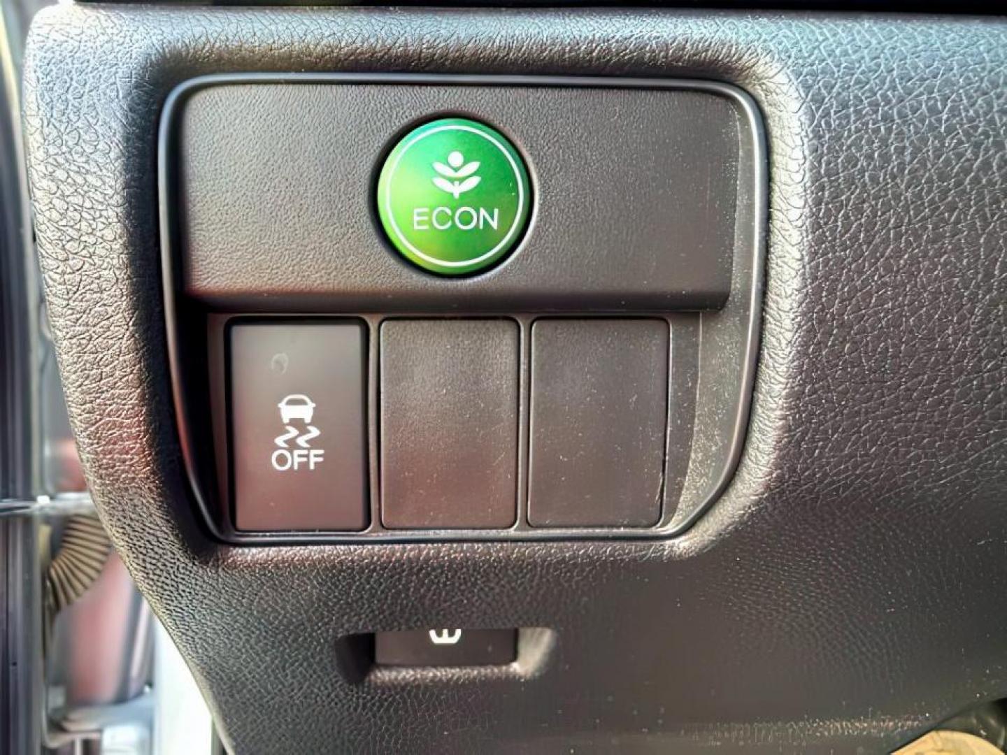 2017 SILVER /Black Honda Accord Sport (1HGCR2F50HA) with an 2.4L I-4 gasoline direct injection engine, AUTOMATIC transmission - At Timberline Auto, finding a great deal on your next vehicle is always easy! Our experienced sales staff's goal is to help find you the right vehicle at the right price! Our knowledgeable finance department has options for almost any credit score. We offer extended service contract options to prote - Photo#16