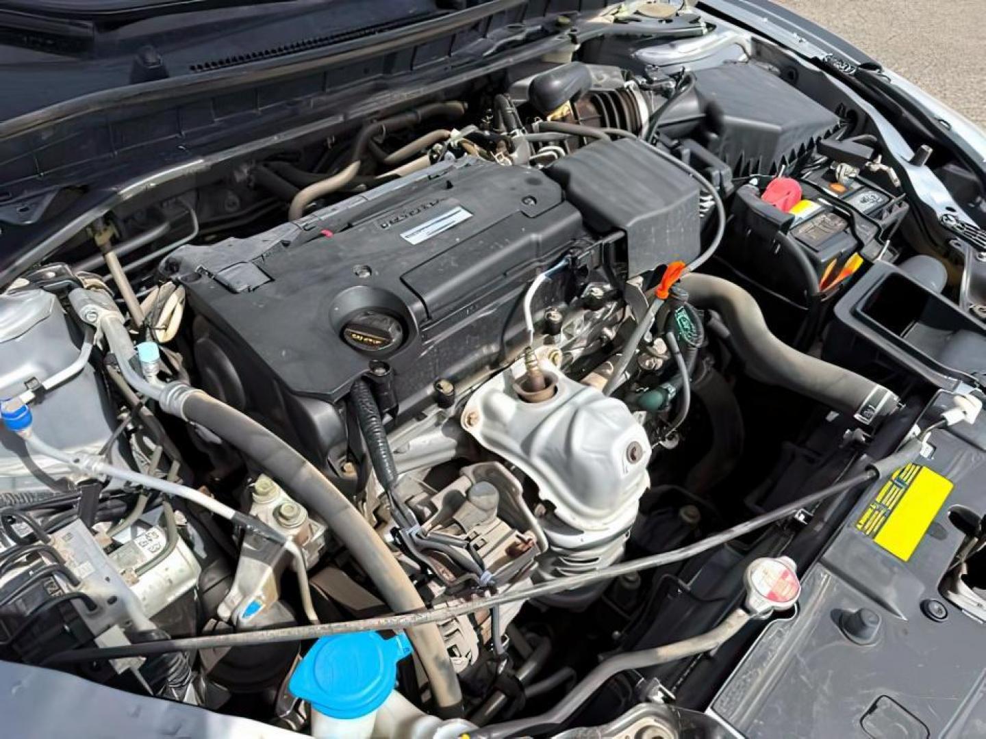 2017 SILVER /Black Honda Accord Sport (1HGCR2F50HA) with an 2.4L I-4 gasoline direct injection engine, AUTOMATIC transmission - At Timberline Auto, finding a great deal on your next vehicle is always easy! Our experienced sales staff's goal is to help find you the right vehicle at the right price! Our knowledgeable finance department has options for almost any credit score. We offer extended service contract options to prote - Photo#21