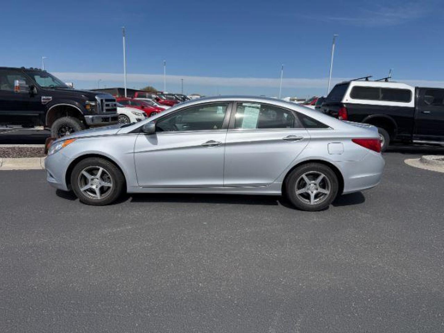 2012 SILVER /Gray Hyundai Sonata GLS (5NPEB4ACXCH) with an 2.4L I-4 gasoline direct injection engine, AUTOMATIC transmission, located at 1235 N Woodruff Ave., Idaho Falls, 83401, (208) 523-1053, 43.507172, -112.000488 - At Timberline Auto, finding a great deal on your next vehicle is always easy! Our experienced sales staff's goal is to help find you the right vehicle at the right price! Our knowledgeable finance department has options for almost any credit score. We offer extended service contract options to prote - Photo#0