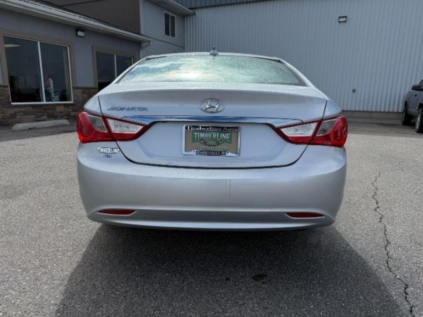 2012 SILVER /Gray Hyundai Sonata (5NPEB4ACXCH) with an 24L I-4 gasoline direct injection engine, Automatic transmission, located at 1175 N Woodruff Ave, Idaho Falls, ID, 83401, 43.506901, -111.999657 - At Timberline Auto, finding a great deal on your next vehicle is always easy! Our experienced sales staff's goal is to help find you the right vehicle at the right price! Our knowledgeable finance department has options for almost any credit score. We offer extended service contract options to prote - Photo#26