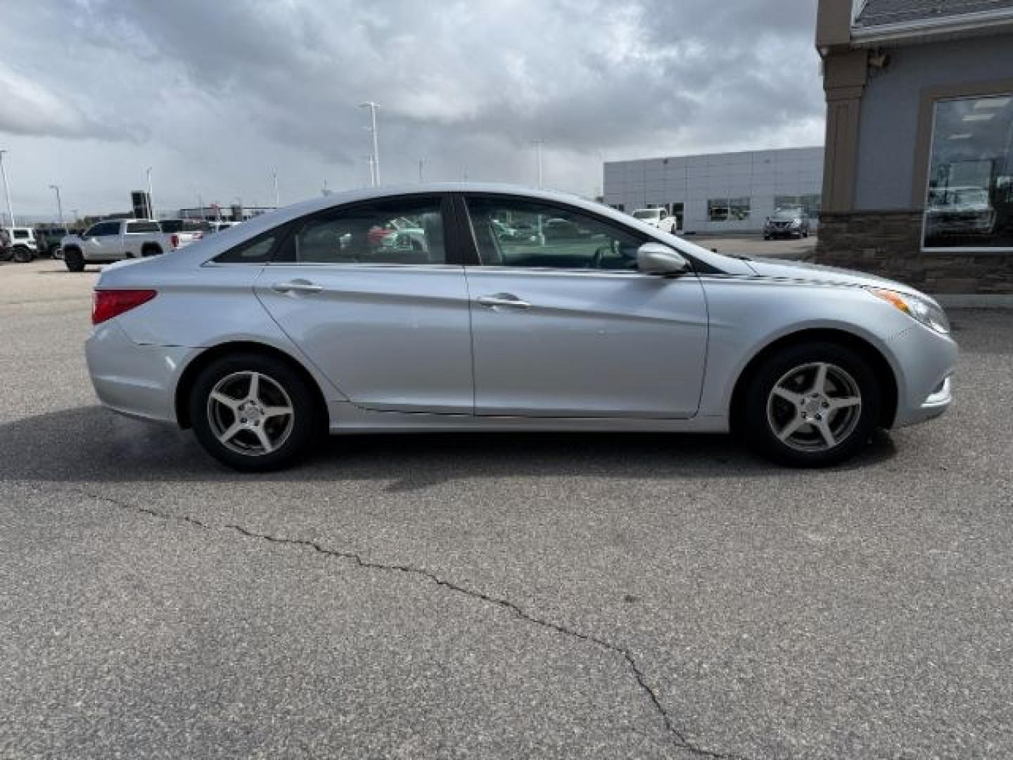 2012 SILVER /Gray Hyundai Sonata (5NPEB4ACXCH) with an 24L I-4 gasoline direct injection engine, Automatic transmission, located at 1175 N Woodruff Ave, Idaho Falls, ID, 83401, 43.506901, -111.999657 - At Timberline Auto, finding a great deal on your next vehicle is always easy! Our experienced sales staff's goal is to help find you the right vehicle at the right price! Our knowledgeable finance department has options for almost any credit score. We offer extended service contract options to prote - Photo#28