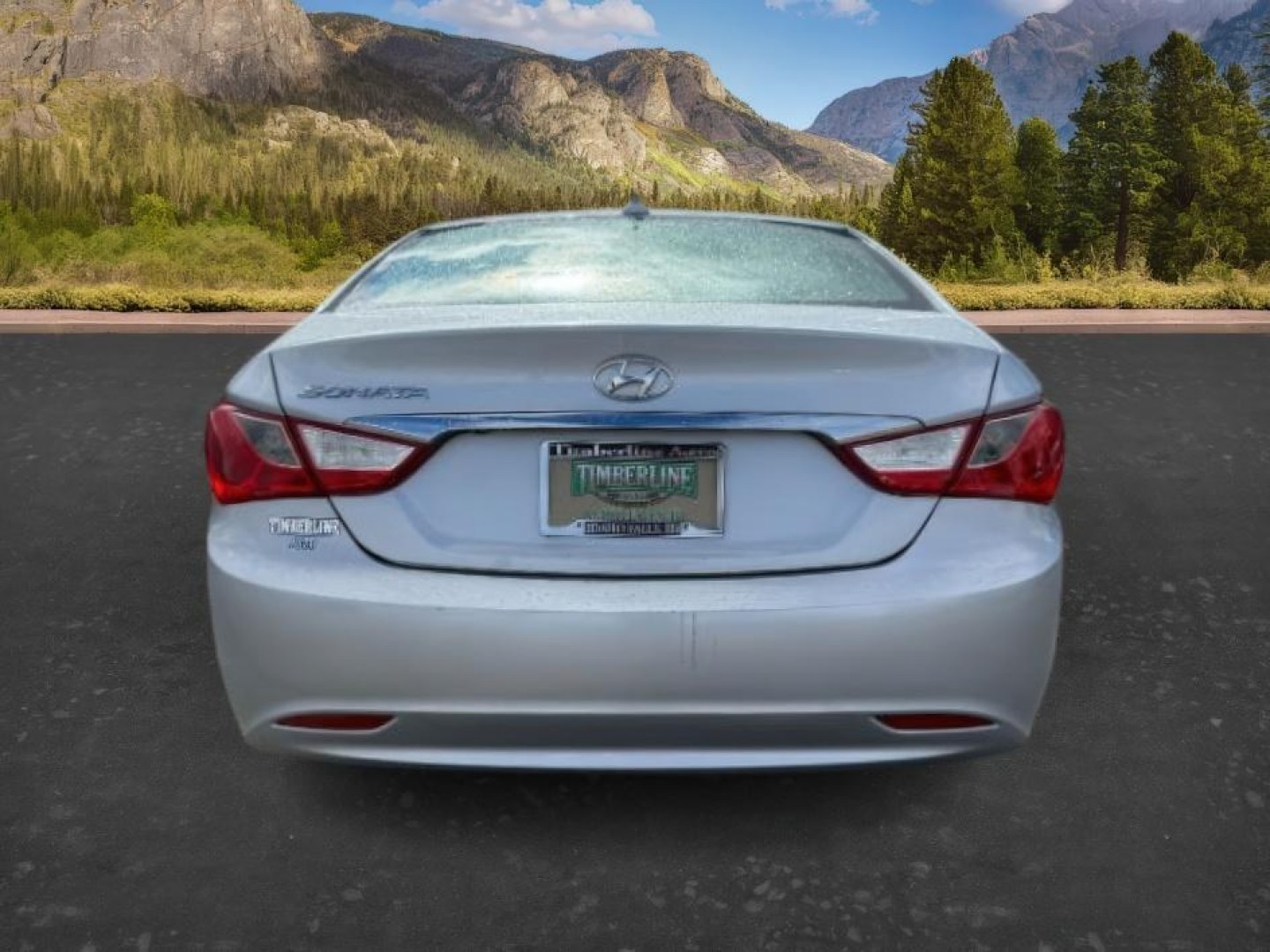 2012 SILVER /Gray Hyundai Sonata (5NPEB4ACXCH) with an 24L I-4 gasoline direct injection engine, Automatic transmission, located at 1175 N Woodruff Ave, Idaho Falls, ID, 83401, 43.506901, -111.999657 - At Timberline Auto, finding a great deal on your next vehicle is always easy! Our experienced sales staff's goal is to help find you the right vehicle at the right price! Our knowledgeable finance department has options for almost any credit score. We offer extended service contract options to prote - Photo#3