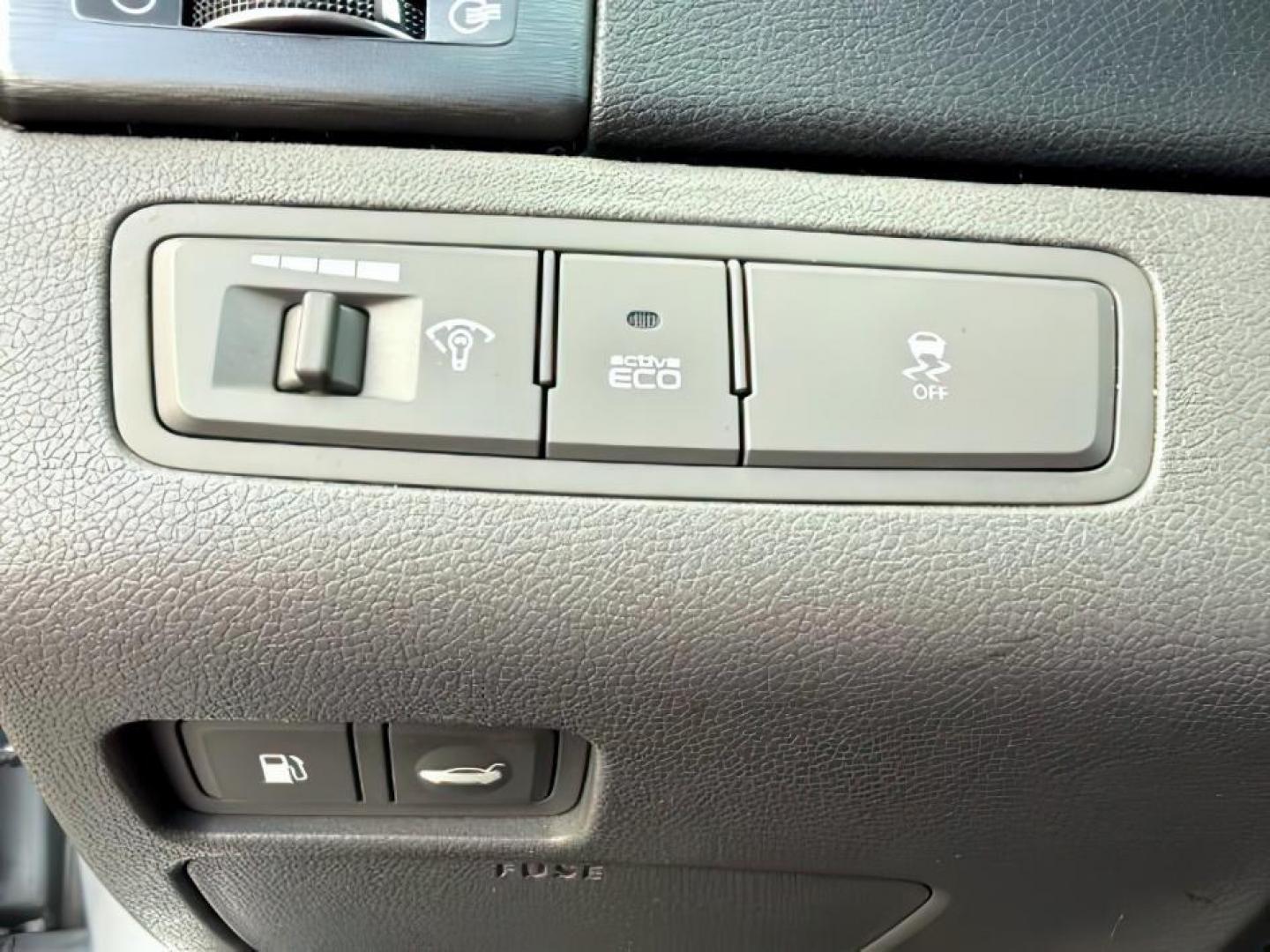 2012 SILVER /Gray Hyundai Sonata (5NPEB4ACXCH) with an 24L I-4 gasoline direct injection engine, Automatic transmission, located at 1175 N Woodruff Ave, Idaho Falls, ID, 83401, 43.506901, -111.999657 - At Timberline Auto, finding a great deal on your next vehicle is always easy! Our experienced sales staff's goal is to help find you the right vehicle at the right price! Our knowledgeable finance department has options for almost any credit score. We offer extended service contract options to prote - Photo#17