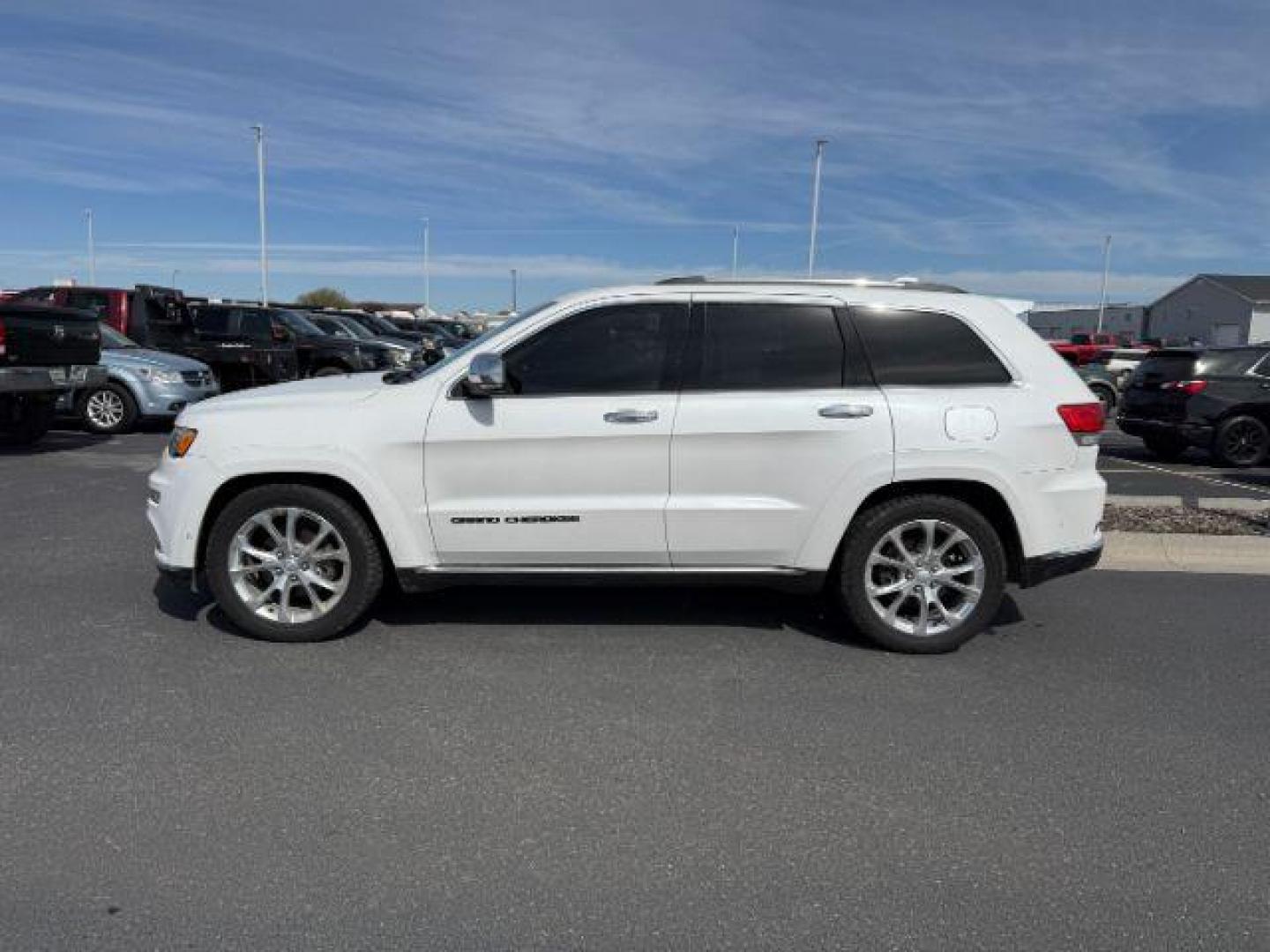 2020 WHITE /Black Jeep Grand Cherokee Summit 4x4 (1C4RJFJG3LC) with an Pentastar 3.6L V-6 DOHC engine, AUTOMATIC transmission, located at 1235 N Woodruff Ave., Idaho Falls, 83401, (208) 523-1053, 43.507172, -112.000488 - At Timberline Auto, finding a great deal on your next vehicle is always easy! Our experienced sales staff's goal is to help find you the right vehicle at the right price! Our knowledgeable finance department has options for almost any credit score. We offer extended service contract options to prote - Photo#1