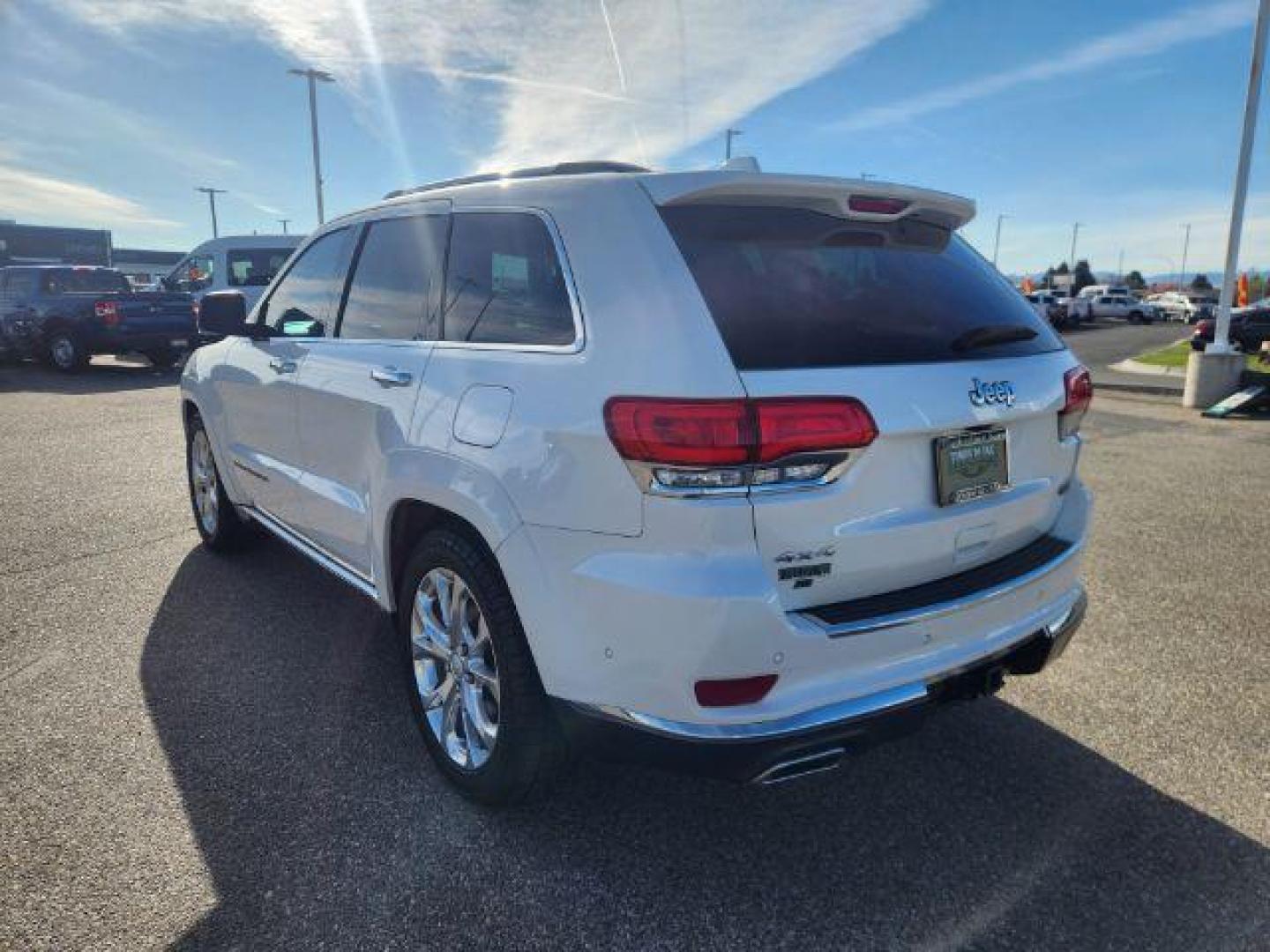 2020 WHITE /Black Jeep Grand Cherokee (1C4RJFJG3LC) with an Pentastar 36L V-6 DOHC engine, Automatic transmission, located at 1175 N Woodruff Ave, Idaho Falls, ID, 83401, 43.506901, -111.999657 - At Timberline Auto, finding a great deal on your next vehicle is always easy! Our experienced sales staff's goal is to help find you the right vehicle at the right price! Our knowledgeable finance department has options for almost any credit score. We offer extended service contract options to prote - Photo#29