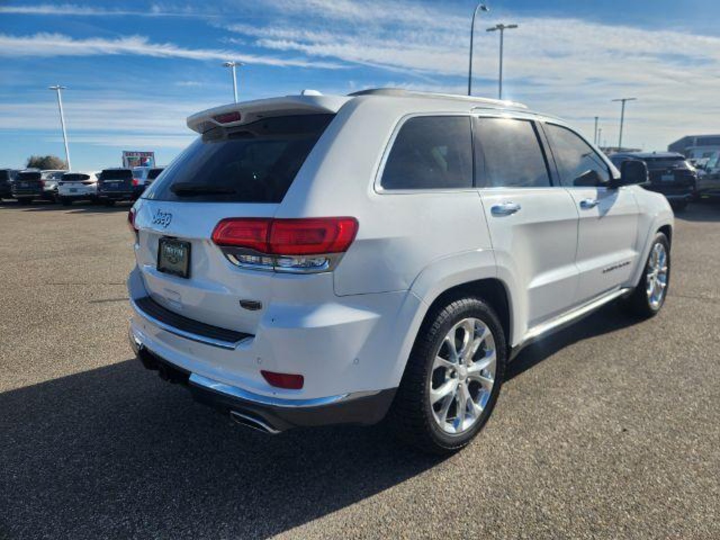 2020 WHITE /Black Jeep Grand Cherokee (1C4RJFJG3LC) with an Pentastar 36L V-6 DOHC engine, Automatic transmission, located at 1175 N Woodruff Ave, Idaho Falls, ID, 83401, 43.506901, -111.999657 - At Timberline Auto, finding a great deal on your next vehicle is always easy! Our experienced sales staff's goal is to help find you the right vehicle at the right price! Our knowledgeable finance department has options for almost any credit score. We offer extended service contract options to prote - Photo#31