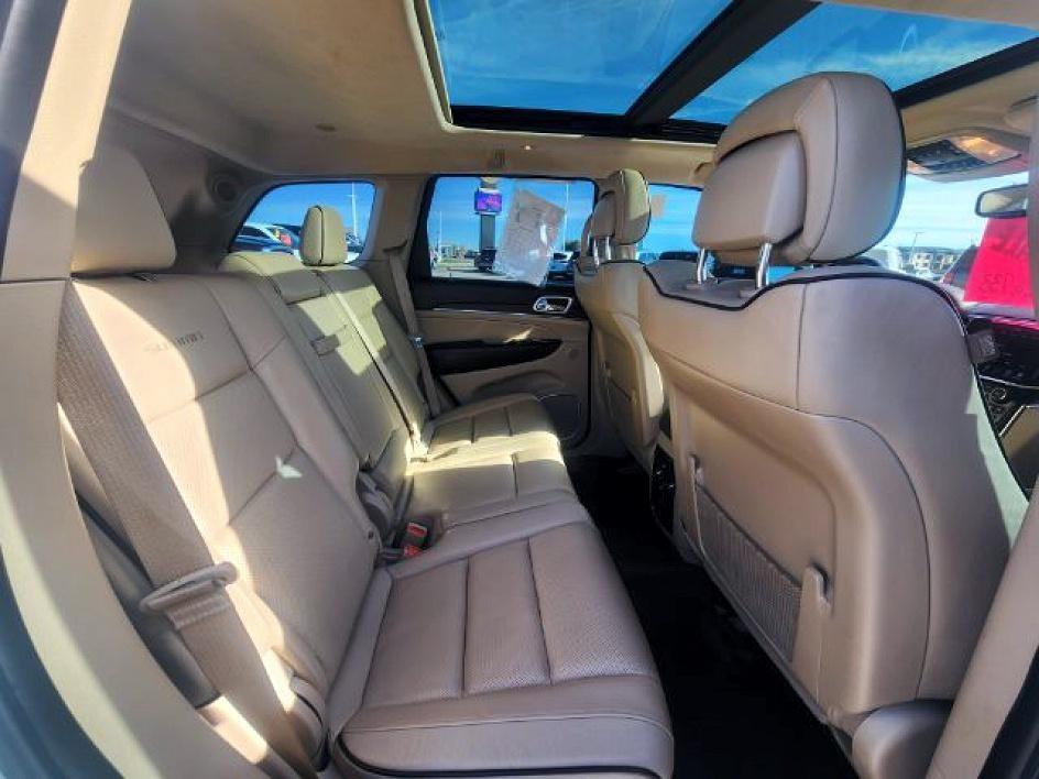 2020 WHITE /Black Jeep Grand Cherokee (1C4RJFJG3LC) with an Pentastar 36L V-6 DOHC engine, Automatic transmission, located at 1175 N Woodruff Ave, Idaho Falls, ID, 83401, 43.506901, -111.999657 - At Timberline Auto, finding a great deal on your next vehicle is always easy! Our experienced sales staff's goal is to help find you the right vehicle at the right price! Our knowledgeable finance department has options for almost any credit score. We offer extended service contract options to prote- Photo#13