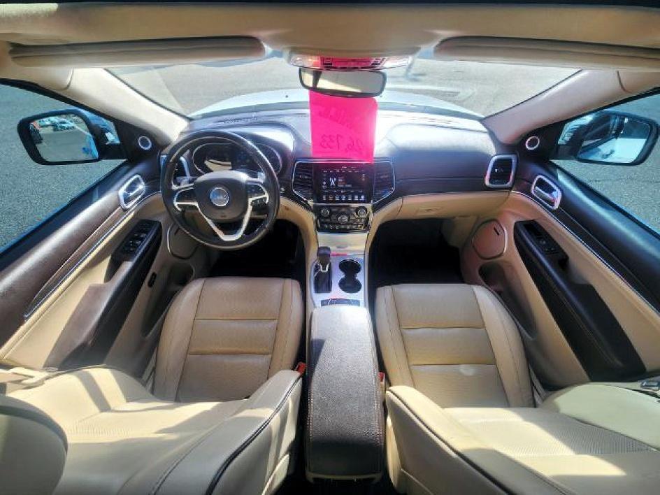 2020 WHITE /Black Jeep Grand Cherokee (1C4RJFJG3LC) with an Pentastar 36L V-6 DOHC engine, Automatic transmission, located at 1175 N Woodruff Ave, Idaho Falls, ID, 83401, 43.506901, -111.999657 - At Timberline Auto, finding a great deal on your next vehicle is always easy! Our experienced sales staff's goal is to help find you the right vehicle at the right price! Our knowledgeable finance department has options for almost any credit score. We offer extended service contract options to prote- Photo#14