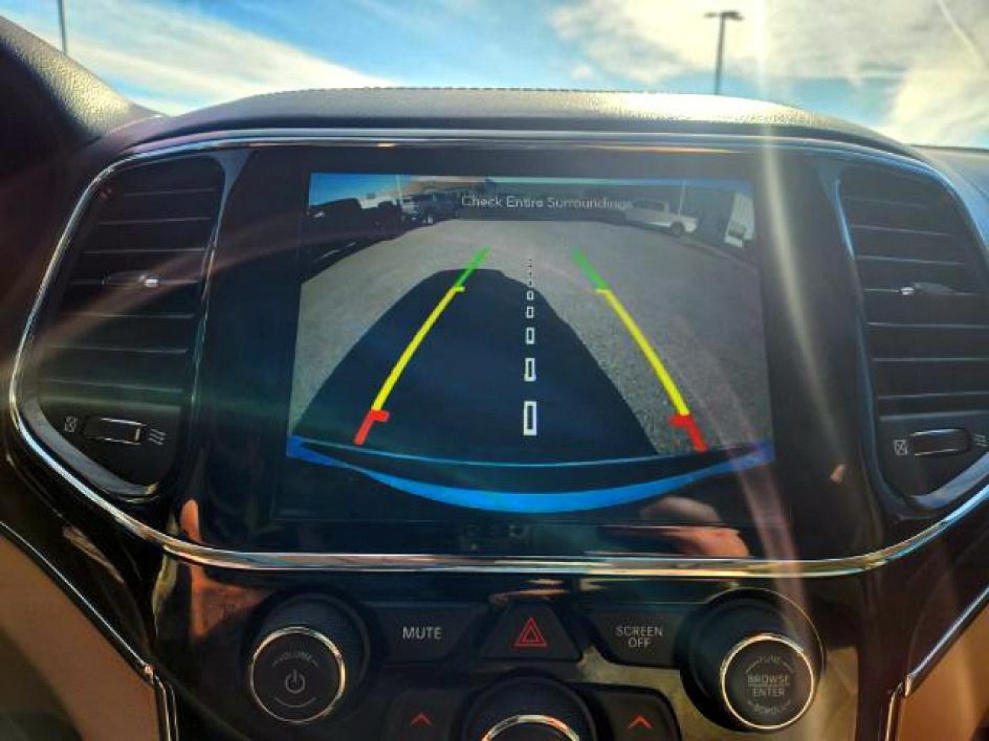 2020 WHITE /Black Jeep Grand Cherokee (1C4RJFJG3LC) with an Pentastar 36L V-6 DOHC engine, Automatic transmission, located at 1175 N Woodruff Ave, Idaho Falls, ID, 83401, 43.506901, -111.999657 - At Timberline Auto, finding a great deal on your next vehicle is always easy! Our experienced sales staff's goal is to help find you the right vehicle at the right price! Our knowledgeable finance department has options for almost any credit score. We offer extended service contract options to prote - Photo#21