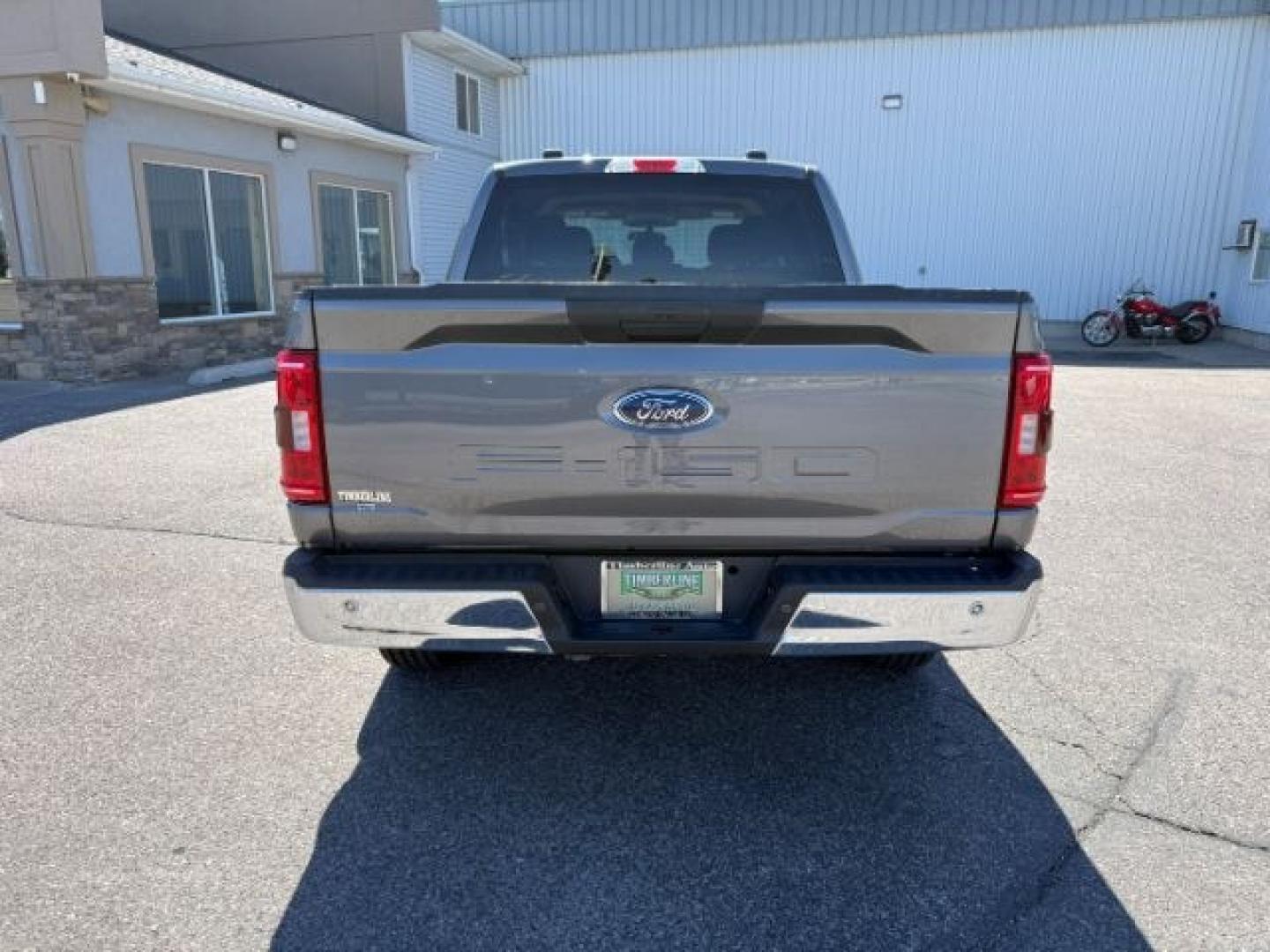 2021 GRAY /Black Ford F-150 XLT (1FTFW1E59MF) with an 5L V-8 port/direct injection engine, AUTOMATIC transmission - At Timberline Auto, finding a great deal on your next vehicle is always easy! Our experienced sales staff's goal is to help find you the right vehicle at the right price! Our knowledgeable finance department has options for almost any credit score. We offer extended service contract options to prote - Photo#31