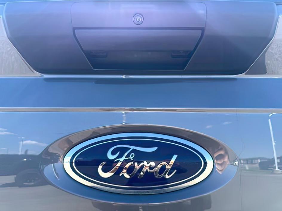 2021 GRAY /Black Ford F-150 (1FTFW1E59MF) with an 5L V-8 portdirect injection engine, Automatic transmission, located at 1175 N Woodruff Ave, Idaho Falls, ID, 83401, 43.506901, -111.999657 - At Timberline Auto, finding a great deal on your next vehicle is always easy! Our experienced sales staff's goal is to help find you the right vehicle at the right price! Our knowledgeable finance department has options for almost any credit score. We offer extended service contract options to prote- Photo#4