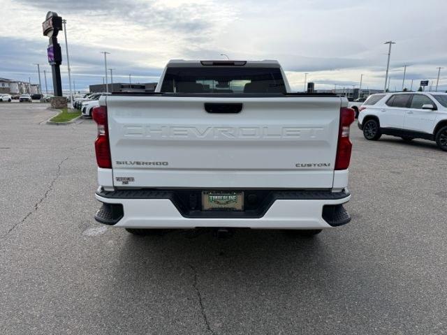 2022 WHITE /CLOTH Chevrolet Silverado 1500 (3GCPDBEK3NG) with an 27L V6 TURBO engine, Automatic transmission, located at 1175 N Woodruff Ave, Idaho Falls, ID, 83401, 43.506901, -111.999657 - At Timberline Auto, finding a great deal on your next vehicle is always easy! Our experienced sales staff's goal is to help find you the right vehicle at the right price! Our knowledgeable finance department has options for almost any credit score. We offer extended service contract options to prote - Photo#29