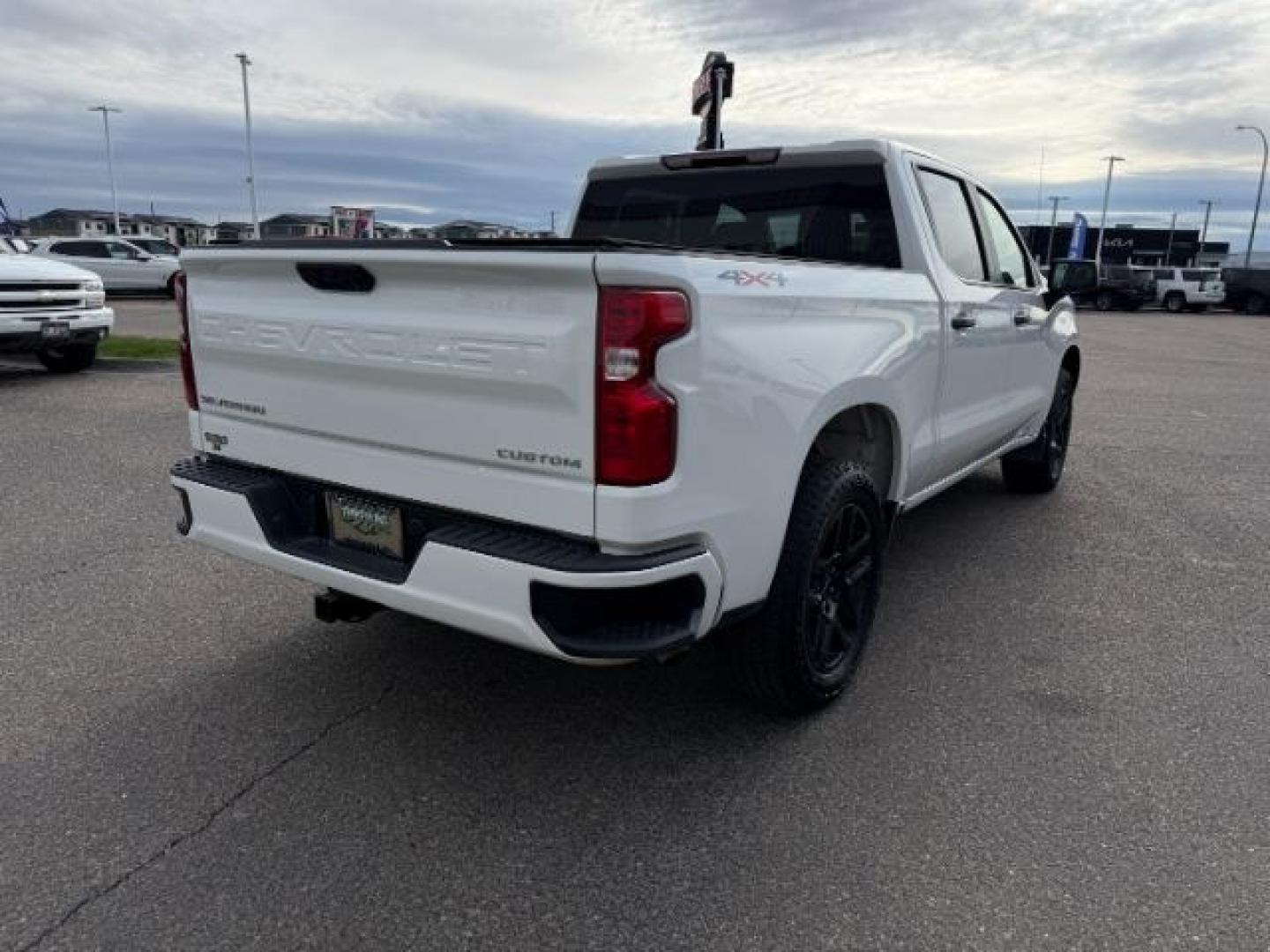 2022 WHITE /CLOTH Chevrolet Silverado 1500 (3GCPDBEK3NG) with an 27L V6 TURBO engine, Automatic transmission, located at 1175 N Woodruff Ave, Idaho Falls, ID, 83401, 43.506901, -111.999657 - At Timberline Auto, finding a great deal on your next vehicle is always easy! Our experienced sales staff's goal is to help find you the right vehicle at the right price! Our knowledgeable finance department has options for almost any credit score. We offer extended service contract options to prote - Photo#32
