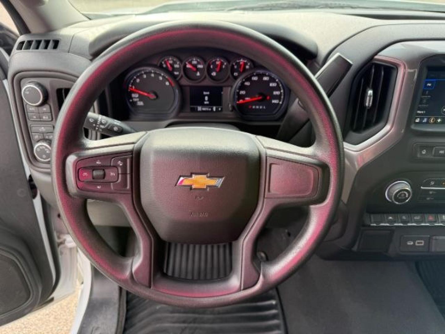 2022 WHITE /CLOTH Chevrolet Silverado 1500 (3GCPDBEK3NG) with an 27L V6 TURBO engine, Automatic transmission, located at 1175 N Woodruff Ave, Idaho Falls, ID, 83401, 43.506901, -111.999657 - At Timberline Auto, finding a great deal on your next vehicle is always easy! Our experienced sales staff's goal is to help find you the right vehicle at the right price! Our knowledgeable finance department has options for almost any credit score. We offer extended service contract options to prote - Photo#41