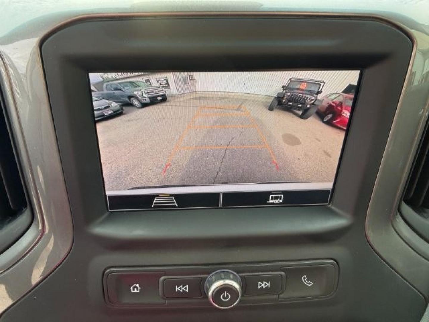 2022 WHITE /CLOTH Chevrolet Silverado 1500 (3GCPDBEK3NG) with an 27L V6 TURBO engine, Automatic transmission, located at 1175 N Woodruff Ave, Idaho Falls, ID, 83401, 43.506901, -111.999657 - At Timberline Auto, finding a great deal on your next vehicle is always easy! Our experienced sales staff's goal is to help find you the right vehicle at the right price! Our knowledgeable finance department has options for almost any credit score. We offer extended service contract options to prote - Photo#43