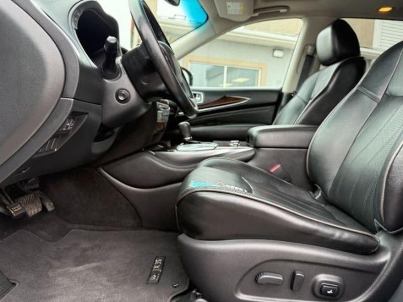 2013 Liquid Platinum /Graphite INFINITI JX35 Base (5N1AL0MM9DC) with an V6, 3.5L engine, CVT transmission, located at 1175 N Woodruff Ave, Idaho Falls, ID, 83401, 43.506901, -111.999657 - <b>Vehicle Details</b><br>Experience refined versatility in this pre-owned 2013 INFINITI JX35 Base AWD, now available in Idaho Falls, ID. Powered by a strong V6, 3.5L gasoline engine, this luxury crossover delivers confident performance, smooth acceleration, and the composed handling you want for da- Photo#15