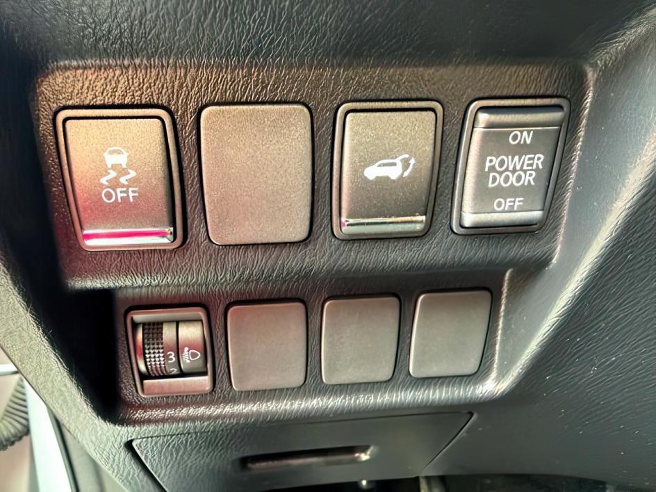 2013 SILVER /CLOTH Infiniti JX35 (5N1AL0MM9DC) with an 35L V6 engine, Automatic transmission, located at 1175 N Woodruff Ave, Idaho Falls, ID, 83401, 43.506901, -111.999657 - 2013 Infiniti JX35 powered by a 3.5L V6 engine paired with a CVT automatic transmission. Premium 7-passenger luxury SUV offering strong everyday performance and smooth highway driving. Features include leather-appointed seating, three-row configuration, tri-zone climate control, Bluetooth connectivi - Photo#22