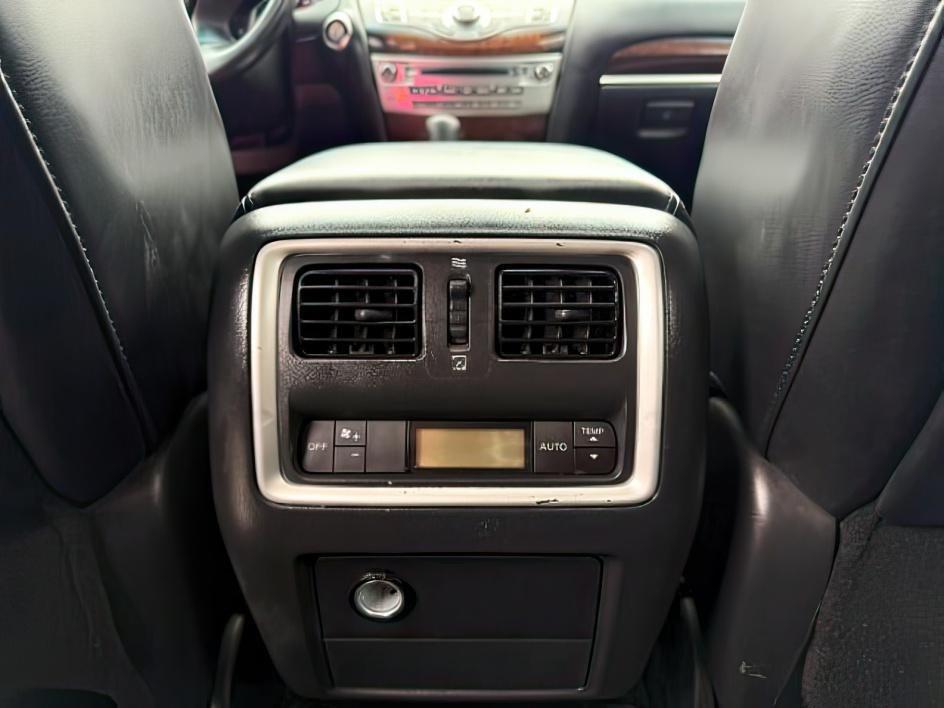 2013 SILVER /CLOTH Infiniti JX35 (5N1AL0MM9DC) with an 35L V6 engine, Automatic transmission, located at 1175 N Woodruff Ave, Idaho Falls, ID, 83401, 43.506901, -111.999657 - 2013 Infiniti JX35 powered by a 3.5L V6 engine paired with a CVT automatic transmission. Premium 7-passenger luxury SUV offering strong everyday performance and smooth highway driving. Features include leather-appointed seating, three-row configuration, tri-zone climate control, Bluetooth connectivi - Photo#25