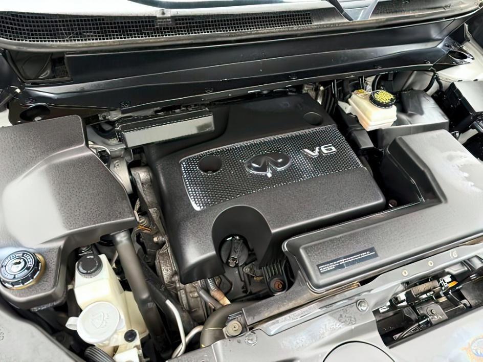 2013 SILVER /CLOTH Infiniti JX35 (5N1AL0MM9DC) with an 35L V6 engine, Automatic transmission, located at 1175 N Woodruff Ave, Idaho Falls, ID, 83401, 43.506901, -111.999657 - 2013 Infiniti JX35 powered by a 3.5L V6 engine paired with a CVT automatic transmission. Premium 7-passenger luxury SUV offering strong everyday performance and smooth highway driving. Features include leather-appointed seating, three-row configuration, tri-zone climate control, Bluetooth connectivi - Photo#27