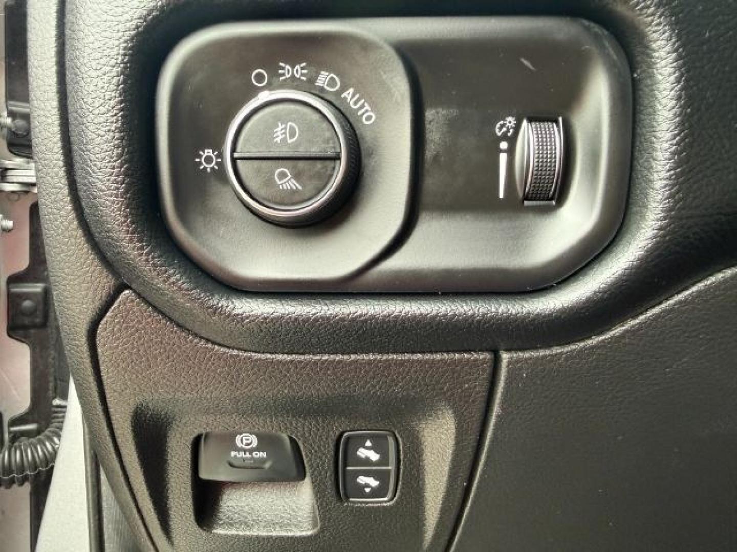 2021 SILVER /Black Ram 1500 Lone Star Crew Cab 4x4 5'7 Box (1C6SRFFT6MN) with an HEMI 5.7L V-8 variable valve control engine, AUTOMATIC transmission, located at 1235 N Woodruff Ave., Idaho Falls, 83401, (208) 523-1053, 43.507172, -112.000488 - At Timberline Auto, finding a great deal on your next vehicle is always easy! Our experienced sales staff goal is to help find you the right vehicle at the right price! Our knowledgeable finance department has options for almost any credit score. We offer extended service contract options to prot - Photo#51