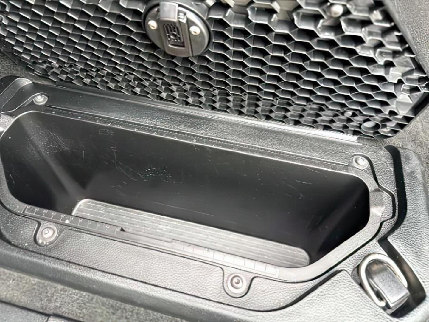 2021 SILVER /Black Ram 1500 Lone Star Crew Cab 4x4 5'7 Box (1C6SRFFT6MN) with an HEMI 5.7L V-8 variable valve control engine, AUTOMATIC transmission, located at 1235 N Woodruff Ave., Idaho Falls, 83401, (208) 523-1053, 43.507172, -112.000488 - At Timberline Auto, finding a great deal on your next vehicle is always easy! Our experienced sales staff goal is to help find you the right vehicle at the right price! Our knowledgeable finance department has options for almost any credit score. We offer extended service contract options to prot - Photo#27