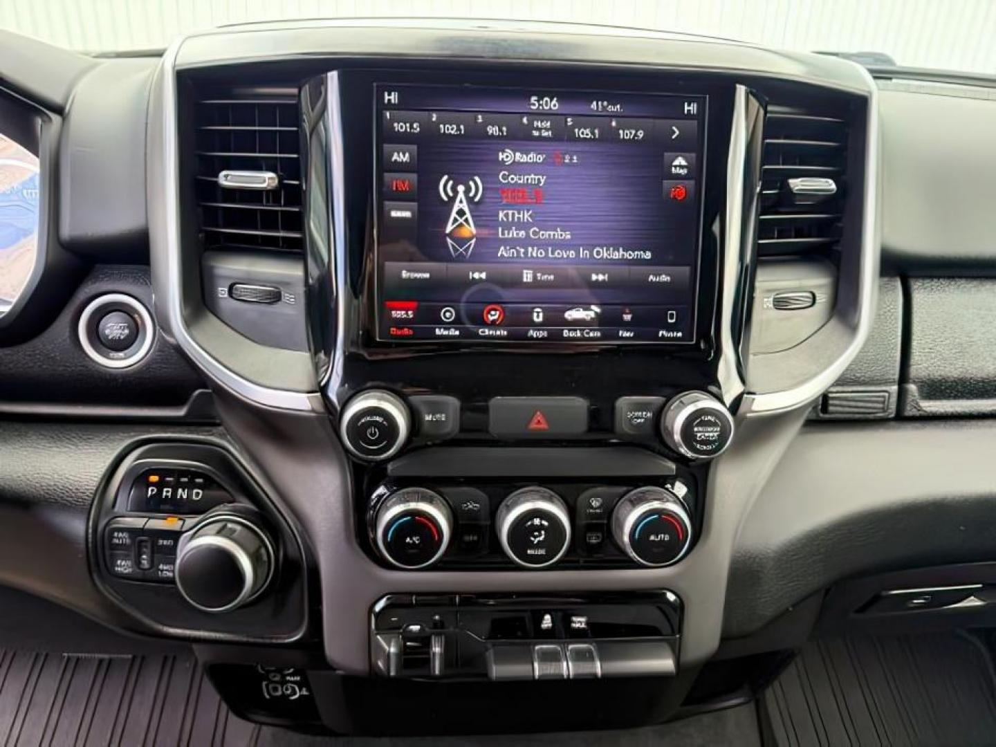 2019 GRAY /CLOTH Ram 1500 Crew Cab (1C6SRFMTXKN) with an 57L V8 engine, Automatic transmission, located at 1175 N Woodruff Ave, Idaho Falls, ID, 83401, 43.506901, -111.999657 - At Timberline Auto, finding a great deal on your next vehicle is always easy! Our experienced sales staff goal is to help find you the right vehicle at the right price! Our knowledgeable finance department has options for almost any credit score. We offer extended service contract options to prot - Photo#16