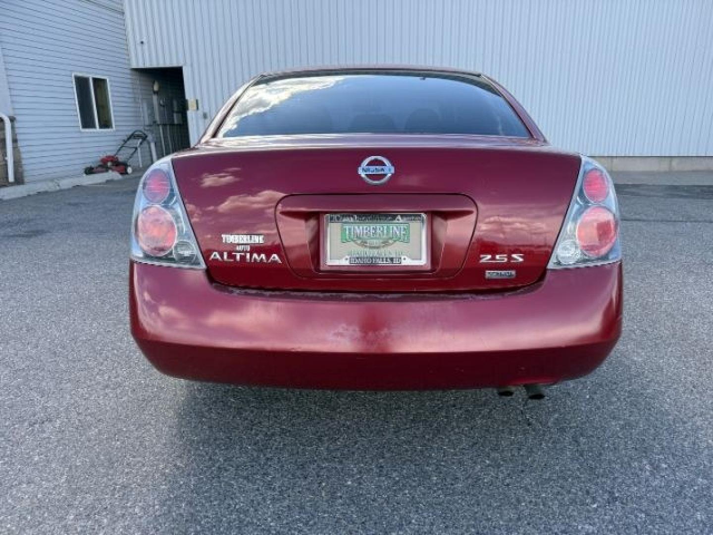 2006 RED /Charcoal Nissan Altima (1N4AL11D16N) with an 25L I-4 DOHC engine, Automatic transmission, located at 1175 N Woodruff Ave, Idaho Falls, ID, 83401, 43.506901, -111.999657 - At Timberline Auto, finding a great deal on your next vehicle is always easy! Our experienced sales staff goal is to help find you the right vehicle at the right price! Our knowledgeable finance department has options for almost any credit score. We offer extended service contract options to prot - Photo#25