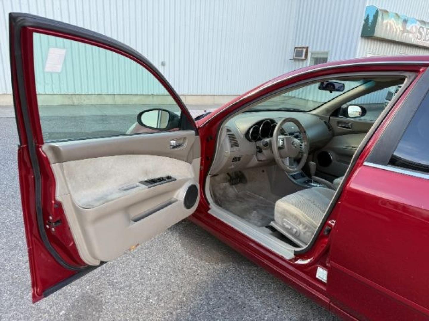 2006 RED /Charcoal Nissan Altima (1N4AL11D16N) with an 25L I-4 DOHC engine, Automatic transmission, located at 1175 N Woodruff Ave, Idaho Falls, ID, 83401, 43.506901, -111.999657 - At Timberline Auto, finding a great deal on your next vehicle is always easy! Our experienced sales staff goal is to help find you the right vehicle at the right price! Our knowledgeable finance department has options for almost any credit score. We offer extended service contract options to prot - Photo#32