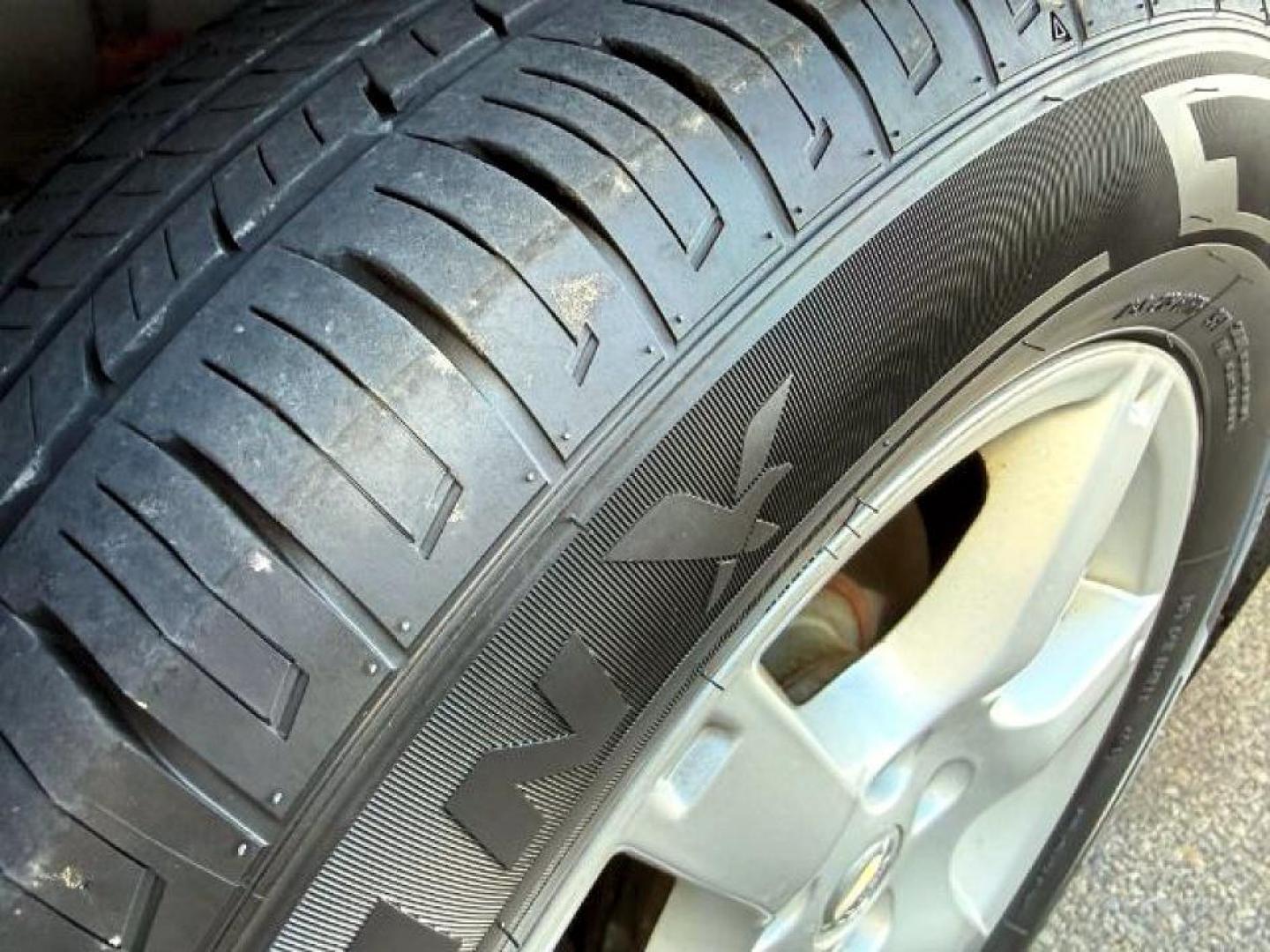 2006 RED /Charcoal Nissan Altima (1N4AL11D16N) with an 25L I-4 DOHC engine, Automatic transmission, located at 1175 N Woodruff Ave, Idaho Falls, ID, 83401, 43.506901, -111.999657 - At Timberline Auto, finding a great deal on your next vehicle is always easy! Our experienced sales staff goal is to help find you the right vehicle at the right price! Our knowledgeable finance department has options for almost any credit score. We offer extended service contract options to prot - Photo#8