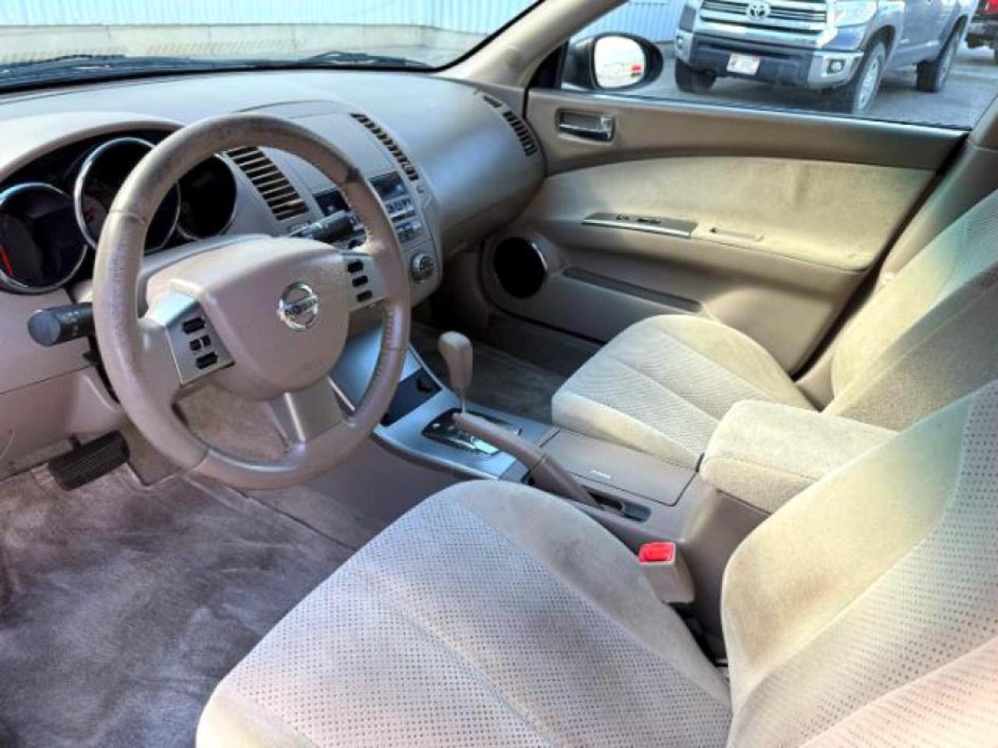 2006 RED /Charcoal Nissan Altima (1N4AL11D16N) with an 25L I-4 DOHC engine, Automatic transmission, located at 1175 N Woodruff Ave, Idaho Falls, ID, 83401, 43.506901, -111.999657 - At Timberline Auto, finding a great deal on your next vehicle is always easy! Our experienced sales staff goal is to help find you the right vehicle at the right price! Our knowledgeable finance department has options for almost any credit score. We offer extended service contract options to prot - Photo#12