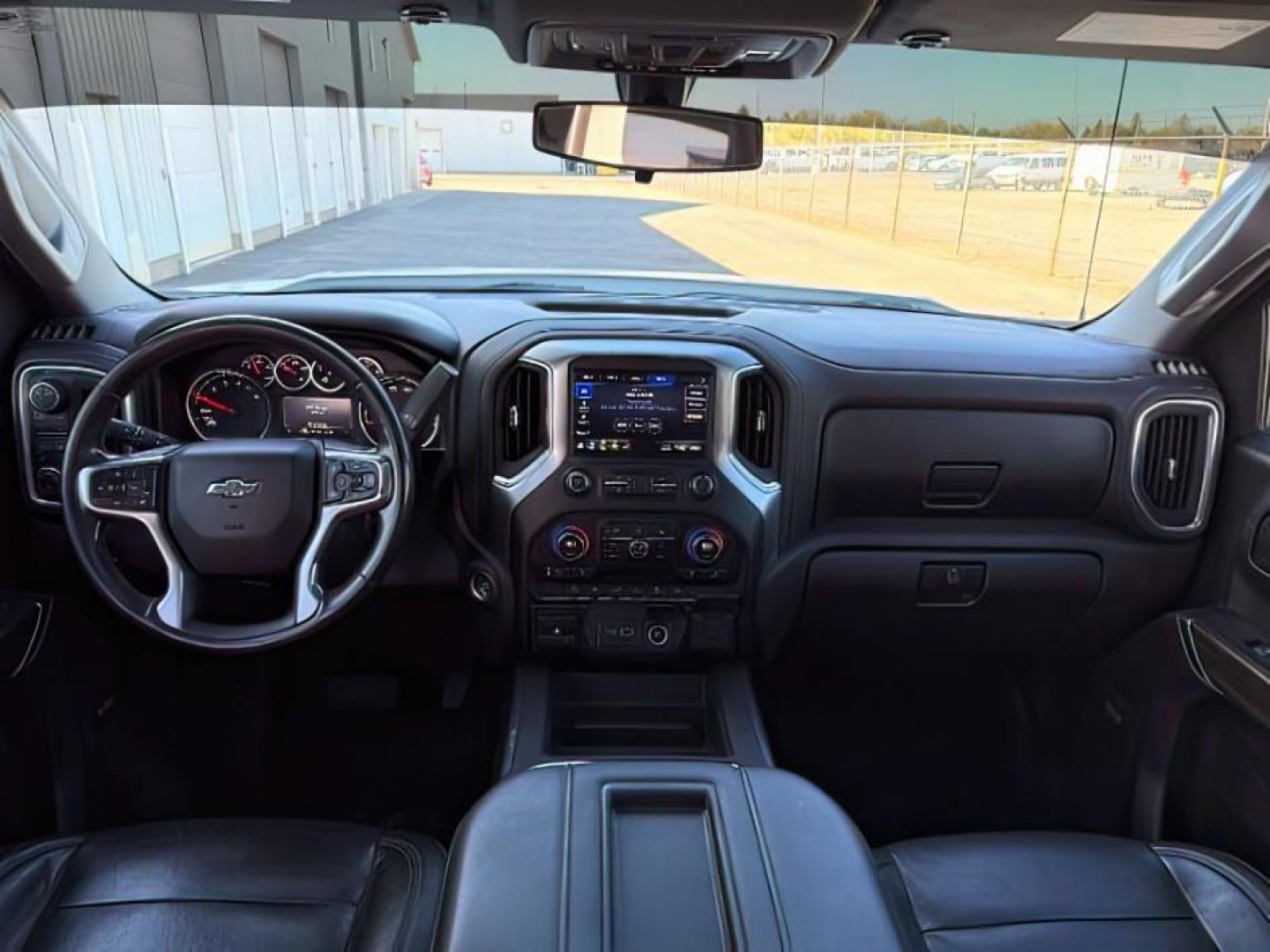 2020 WHITE /LEATHER Chevrolet Silverado 1500 RST (3GCUYEET1LG) with an 3.0L I6 TURBO DIESEL engine, AUTOMATIC transmission, located at 1235 N Woodruff Ave., Idaho Falls, 83401, (208) 523-1053, 43.507172, -112.000488 - Photo#26