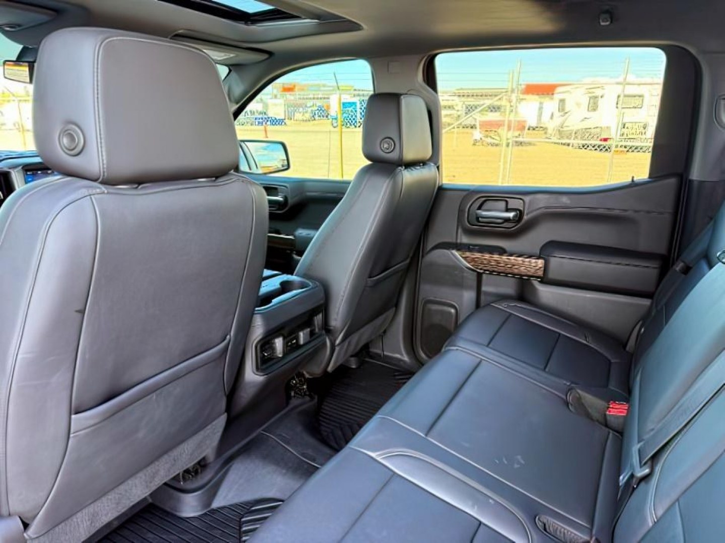 2020 WHITE /LEATHER Chevrolet Silverado 1500 RST (3GCUYEET1LG) with an 3.0L I6 TURBO DIESEL engine, AUTOMATIC transmission, located at 1235 N Woodruff Ave., Idaho Falls, 83401, (208) 523-1053, 43.507172, -112.000488 - Photo#28