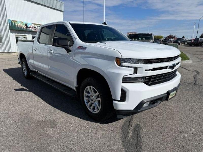 2020 Summit White /Jet Black Chevrolet Silverado RST (3GCUYEET1LG) with an 6 Cyl, 3.0L engine, 10-speed automatic transmission, located at 1175 N Woodruff Ave, Idaho Falls, ID, 83401, 43.506901, -111.999657 - <b>Vehicle Details</b><br>Looking for a capable full-size truck with modern style and strong diesel performance? This pre-owned 2020 Chevrolet Silverado 1500 RST with 4WD is ready for work, play, and everything in between. Powered by a 6 Cyl, 3.0L Diesel engine, this Chevrolet Silverado delivers con- Photo#8