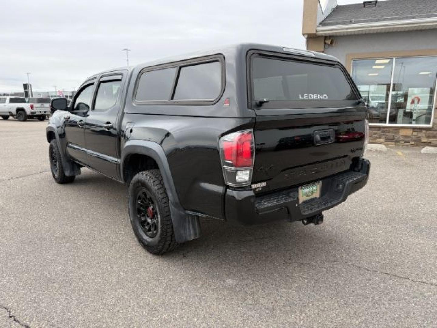 2018 BLACK /LEATHER Toyota Tacoma (5TFCZ5AN8JX) with an 35L V-6 portdirect injection engine, Automatic transmission, located at 1175 N Woodruff Ave, Idaho Falls, ID, 83401, 43.506901, -111.999657 - At Timberline Auto, finding a great deal on your next vehicle is always easy! Our experienced sales staff goal is to help find you the right vehicle at the right price! Our knowledgeable finance department has options for almost any credit score. We offer extended service contract options to prot - Photo#27