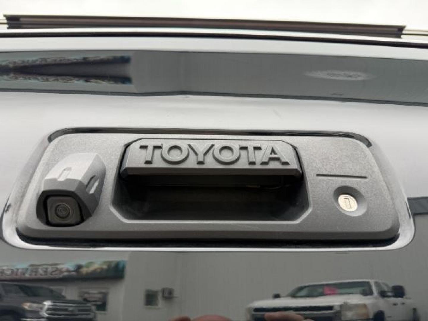 2018 BLACK /LEATHER Toyota Tacoma (5TFCZ5AN8JX) with an 35L V-6 portdirect injection engine, Automatic transmission, located at 1175 N Woodruff Ave, Idaho Falls, ID, 83401, 43.506901, -111.999657 - At Timberline Auto, finding a great deal on your next vehicle is always easy! Our experienced sales staff goal is to help find you the right vehicle at the right price! Our knowledgeable finance department has options for almost any credit score. We offer extended service contract options to prot - Photo#29