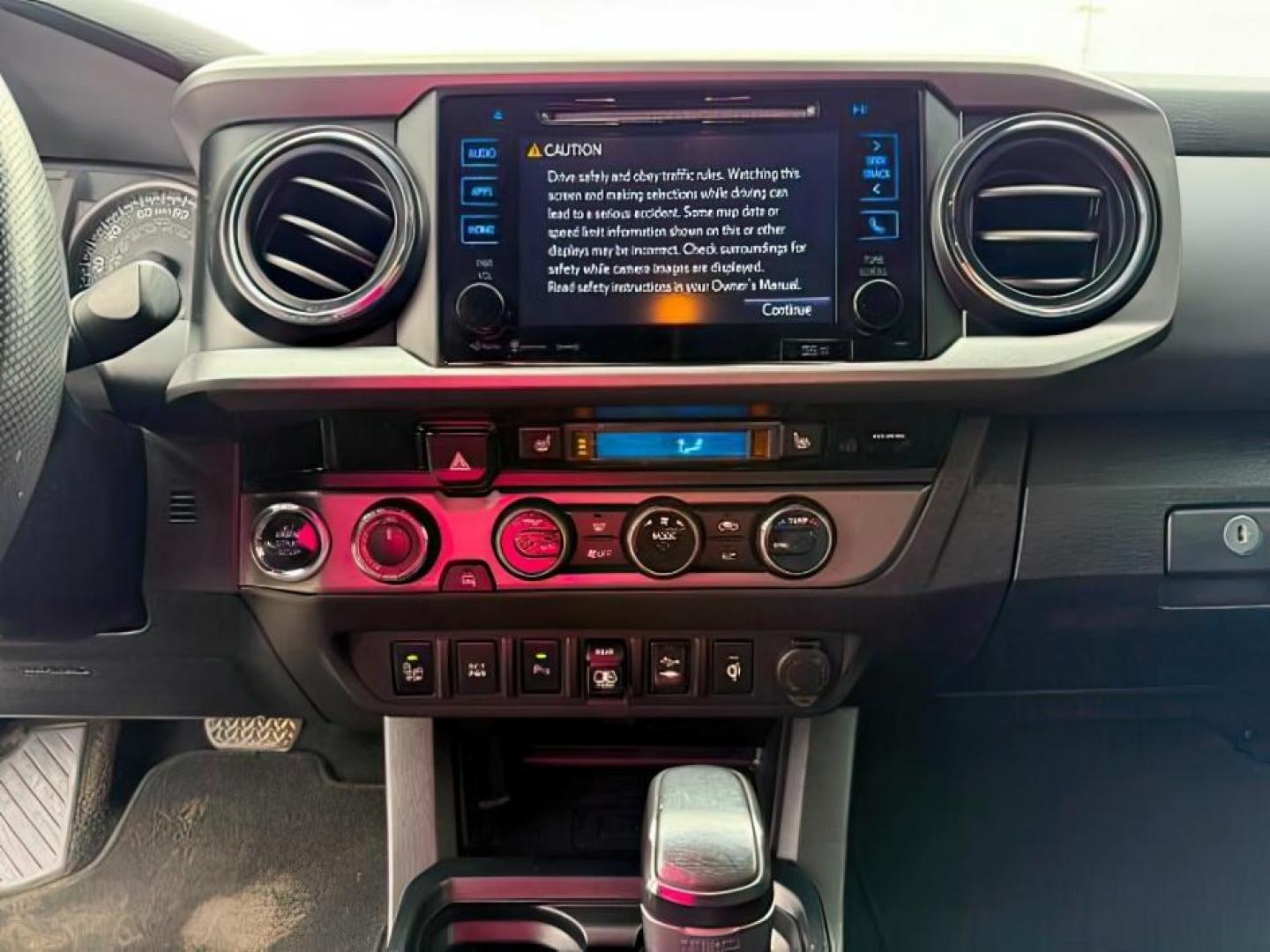 2018 BLACK /LEATHER Toyota Tacoma (5TFCZ5AN8JX) with an 35L V-6 portdirect injection engine, Automatic transmission, located at 1175 N Woodruff Ave, Idaho Falls, ID, 83401, 43.506901, -111.999657 - At Timberline Auto, finding a great deal on your next vehicle is always easy! Our experienced sales staff goal is to help find you the right vehicle at the right price! Our knowledgeable finance department has options for almost any credit score. We offer extended service contract options to prot - Photo#15