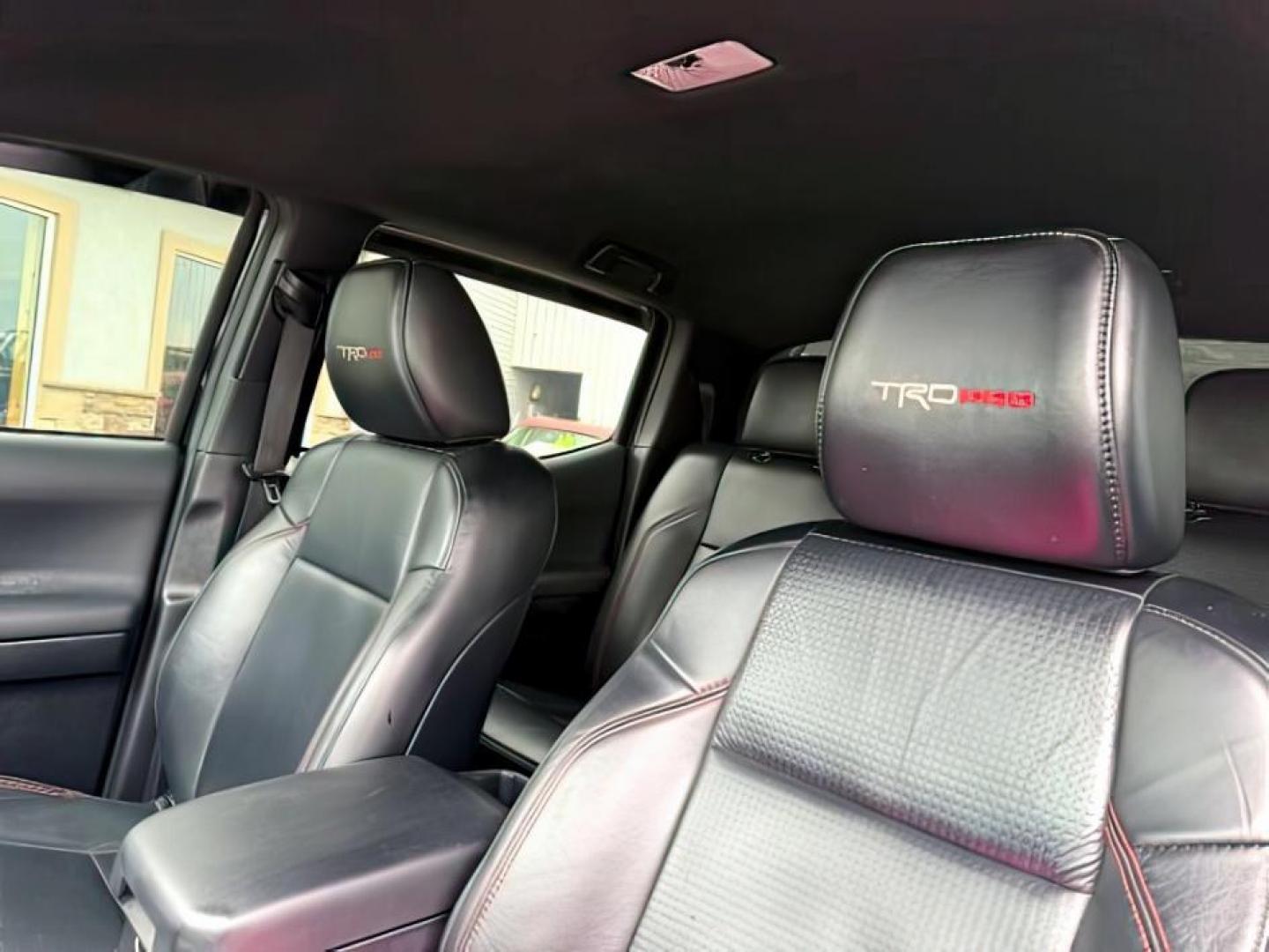 2018 BLACK /LEATHER Toyota Tacoma (5TFCZ5AN8JX) with an 35L V-6 portdirect injection engine, Automatic transmission, located at 1175 N Woodruff Ave, Idaho Falls, ID, 83401, 43.506901, -111.999657 - At Timberline Auto, finding a great deal on your next vehicle is always easy! Our experienced sales staff goal is to help find you the right vehicle at the right price! Our knowledgeable finance department has options for almost any credit score. We offer extended service contract options to prot - Photo#20