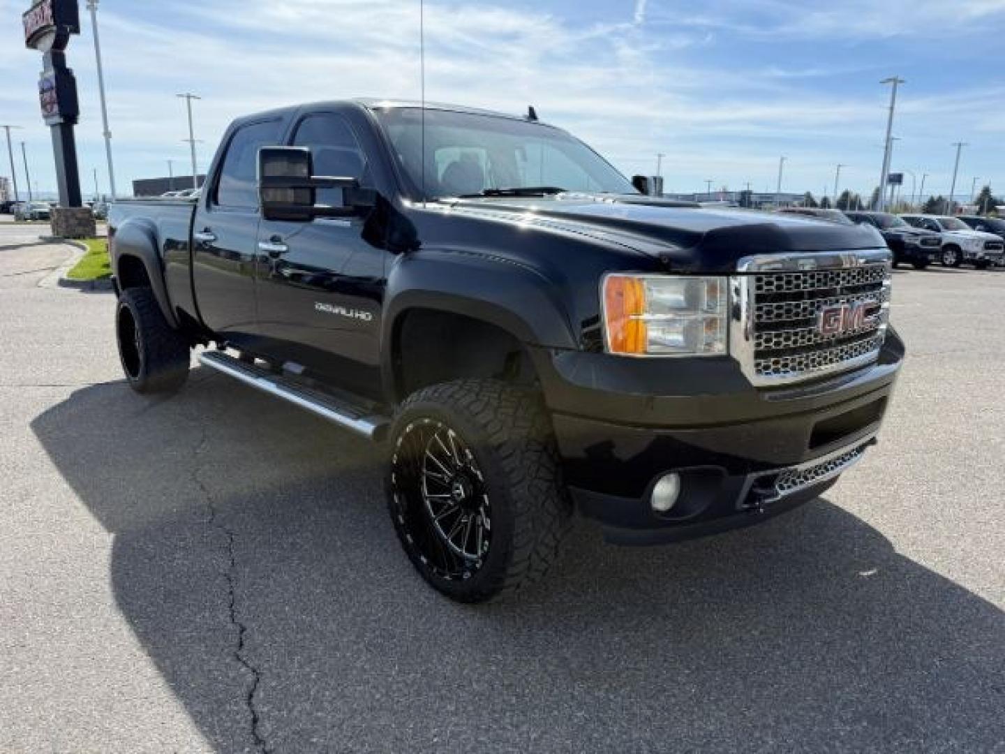 2011 Onyx Black /Ebony Leather Interior GMC Sierra 2500HD Denali Crew Cab 4WD (1GT125C83BF) with an 6.6L V8 OHV 32V TURBO DIESEL engine, 6-Speed Automatic transmission, located at 1235 N Woodruff Ave., Idaho Falls, 83401, (208) 523-1053, 43.507172, -112.000488 - At Timberline Auto, finding a great deal on your next vehicle is always easy! Our experienced sales staff goal is to help find you the right vehicle at the right price! Our knowledgeable finance department has options for almost any credit score. We offer extended service contract options to prot - Photo#32