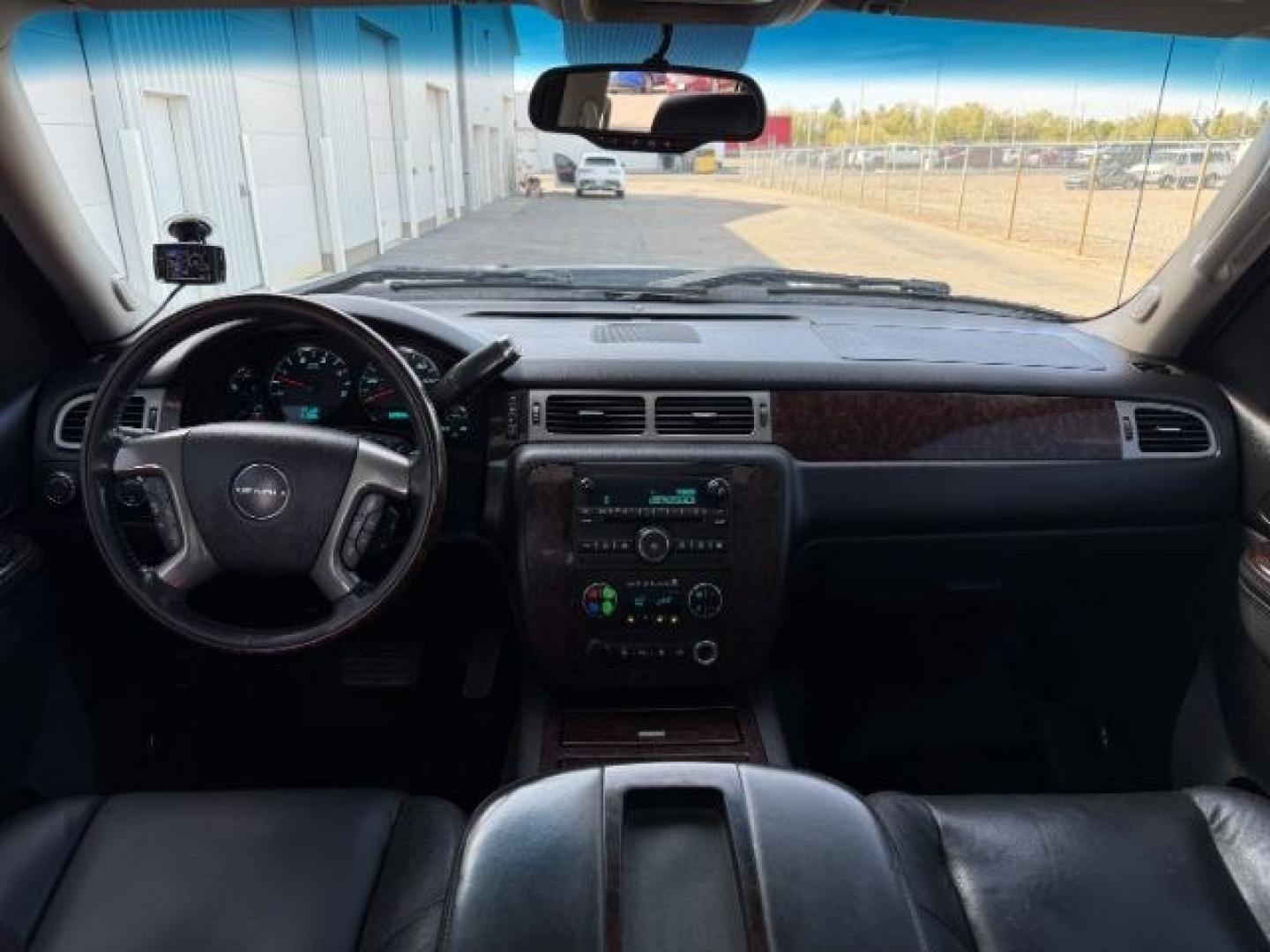 2011 Onyx Black /Ebony Leather Interior GMC Sierra 2500HD Denali Crew Cab 4WD (1GT125C83BF) with an 6.6L V8 OHV 32V TURBO DIESEL engine, 6-Speed Automatic transmission, located at 1235 N Woodruff Ave., Idaho Falls, 83401, (208) 523-1053, 43.507172, -112.000488 - At Timberline Auto, finding a great deal on your next vehicle is always easy! Our experienced sales staff goal is to help find you the right vehicle at the right price! Our knowledgeable finance department has options for almost any credit score. We offer extended service contract options to prot - Photo#47