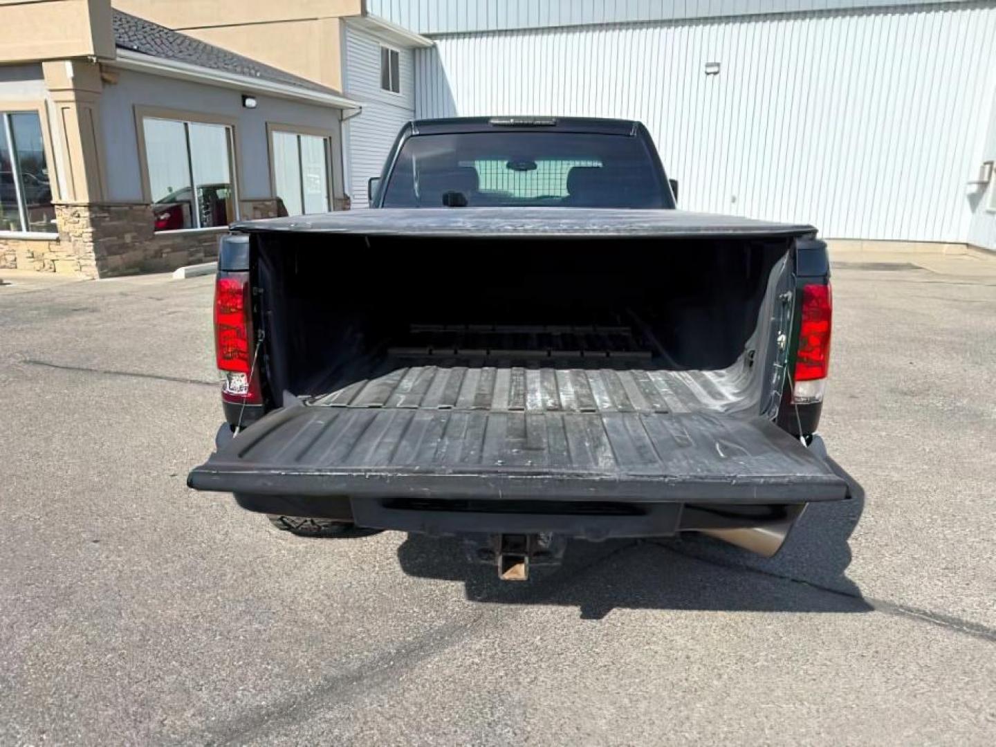 2011 Onyx Black /Ebony Leather Interior GMC Sierra 2500HD Denali Crew Cab 4WD (1GT125C83BF) with an 6.6L V8 OHV 32V TURBO DIESEL engine, 6-Speed Automatic transmission, located at 1235 N Woodruff Ave., Idaho Falls, 83401, (208) 523-1053, 43.507172, -112.000488 - At Timberline Auto, finding a great deal on your next vehicle is always easy! Our experienced sales staff goal is to help find you the right vehicle at the right price! Our knowledgeable finance department has options for almost any credit score. We offer extended service contract options to prot - Photo#4