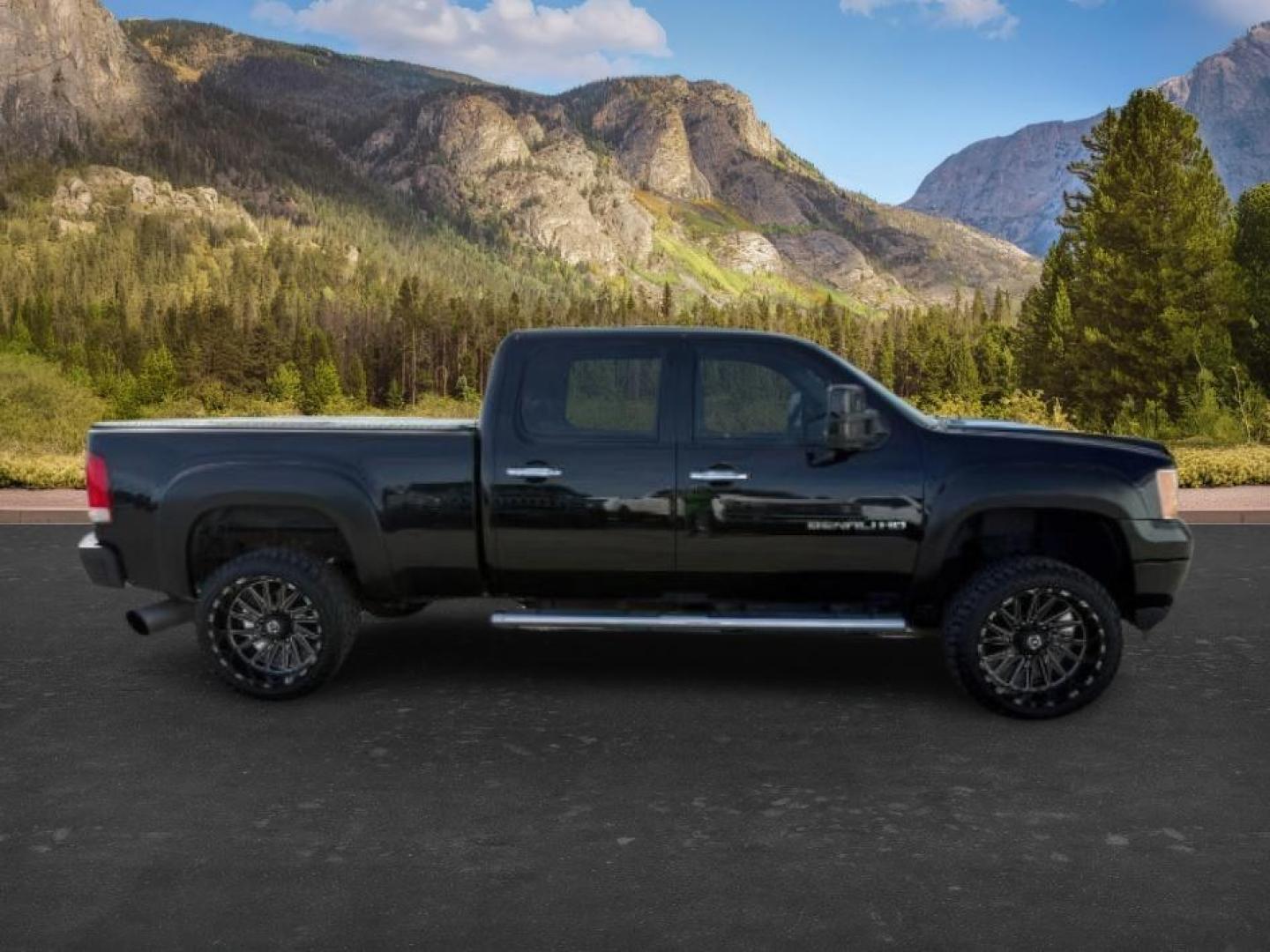 2011 Onyx Black /Ebony Leather Interior GMC Sierra 2500HD Denali Crew Cab 4WD (1GT125C83BF) with an 6.6L V8 OHV 32V TURBO DIESEL engine, 6-Speed Automatic transmission, located at 1235 N Woodruff Ave., Idaho Falls, 83401, (208) 523-1053, 43.507172, -112.000488 - At Timberline Auto, finding a great deal on your next vehicle is always easy! Our experienced sales staff goal is to help find you the right vehicle at the right price! Our knowledgeable finance department has options for almost any credit score. We offer extended service contract options to prot - Photo#6