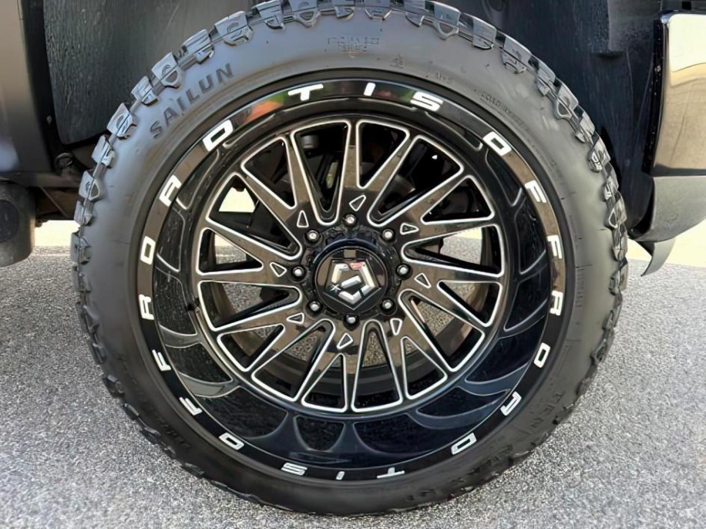 2011 Onyx Black /Ebony Leather Interior GMC Sierra 2500HD Denali Crew Cab 4WD (1GT125C83BF) with an 6.6L V8 OHV 32V TURBO DIESEL engine, 6-Speed Automatic transmission, located at 1235 N Woodruff Ave., Idaho Falls, 83401, (208) 523-1053, 43.507172, -112.000488 - At Timberline Auto, finding a great deal on your next vehicle is always easy! Our experienced sales staff goal is to help find you the right vehicle at the right price! Our knowledgeable finance department has options for almost any credit score. We offer extended service contract options to prot - Photo#10